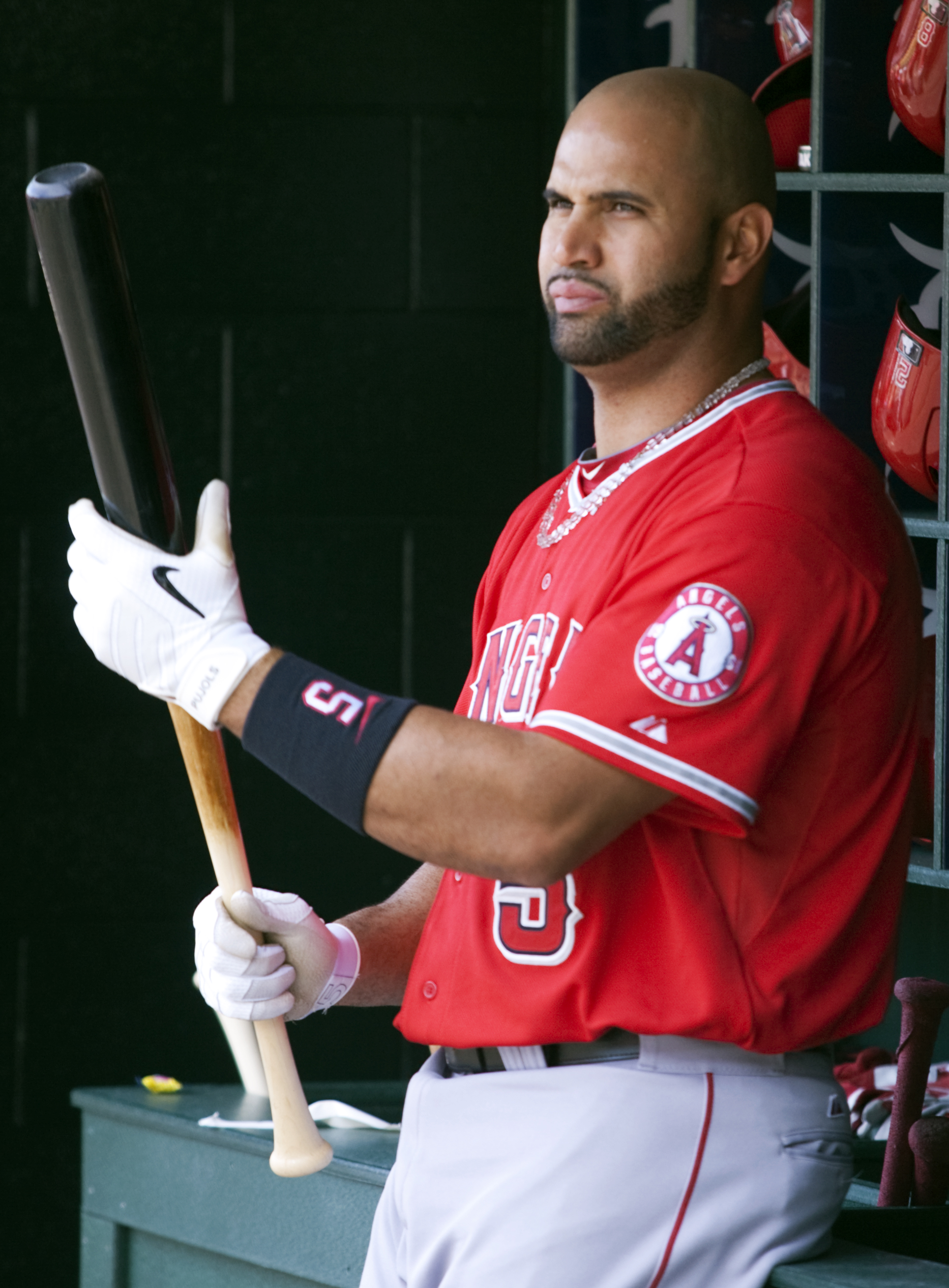 Pujols powering toward 500th homer