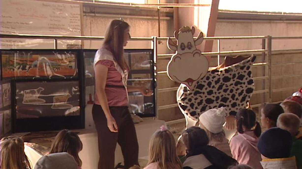 Utah County Kids go to the Farm for some Hands-on Learning