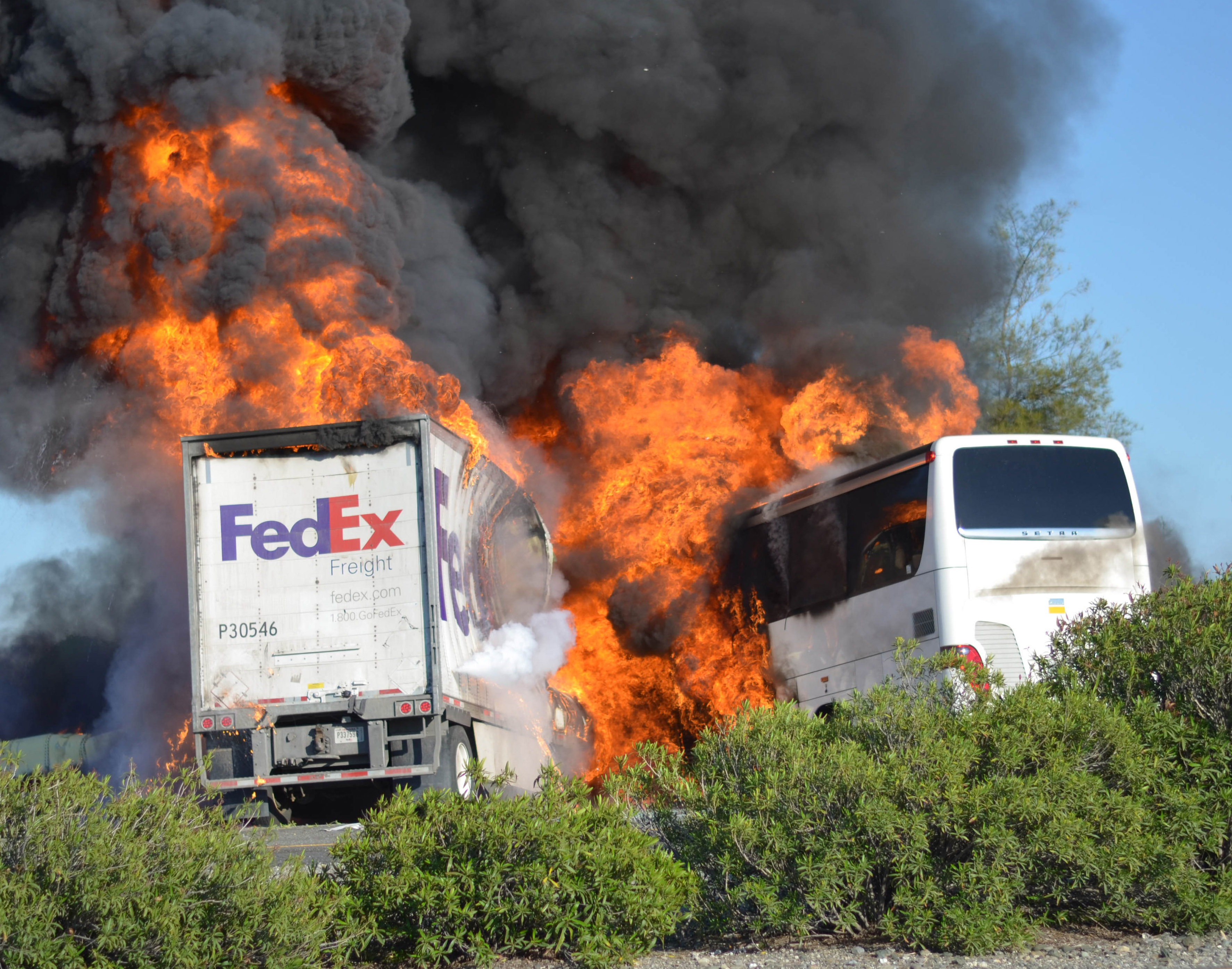 FedEx sued over deadly California bus crash