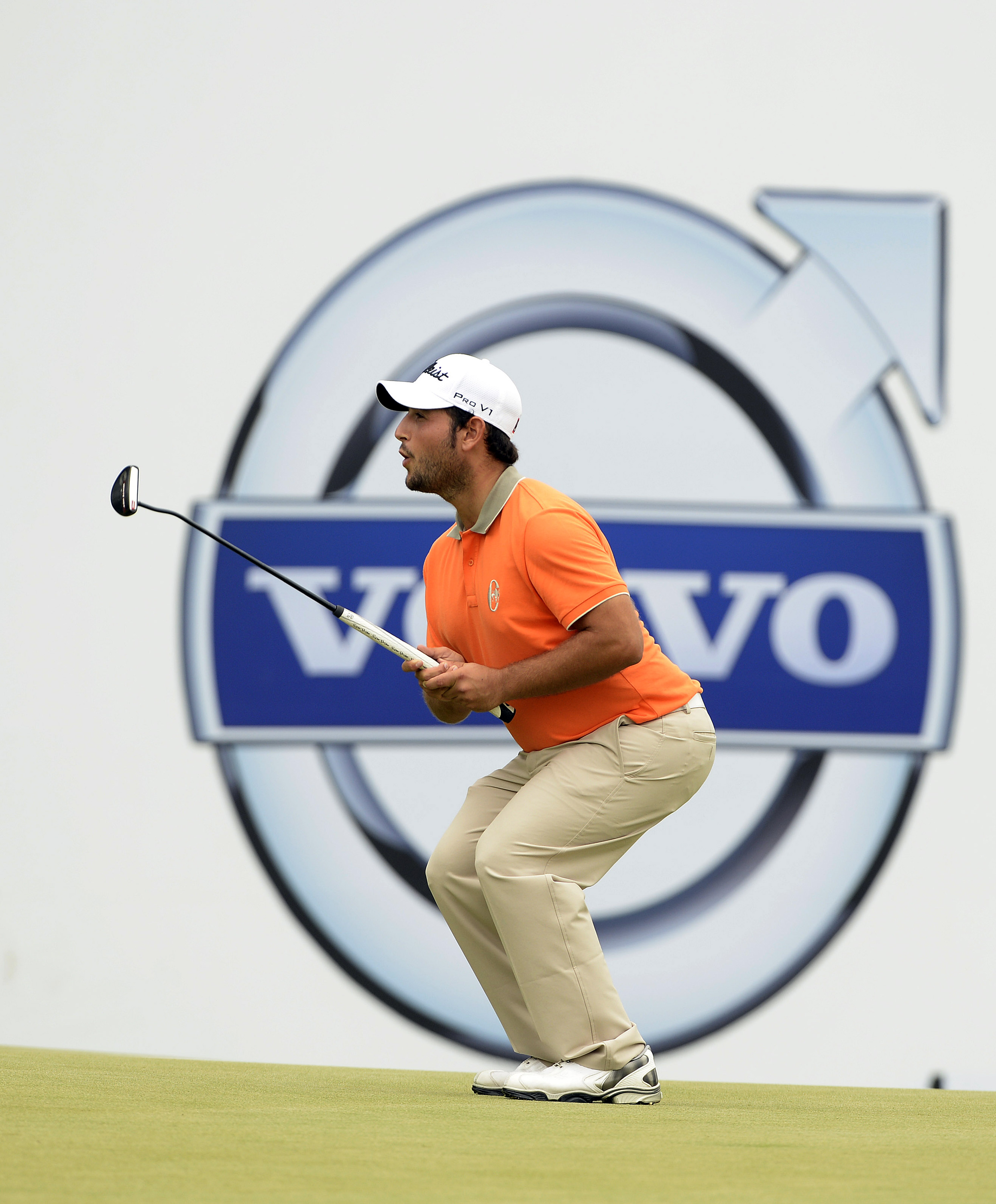 Levy shoots 62 to open 4-shot lead at China Open