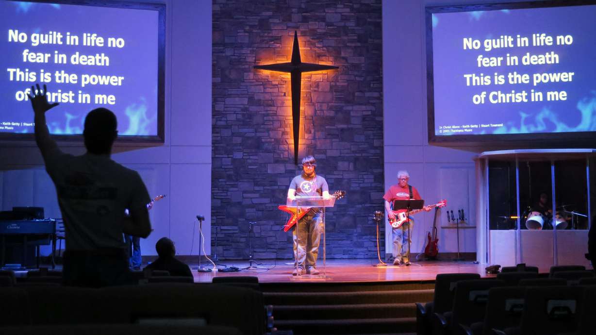 Missionaries find big challenges in US oil fields