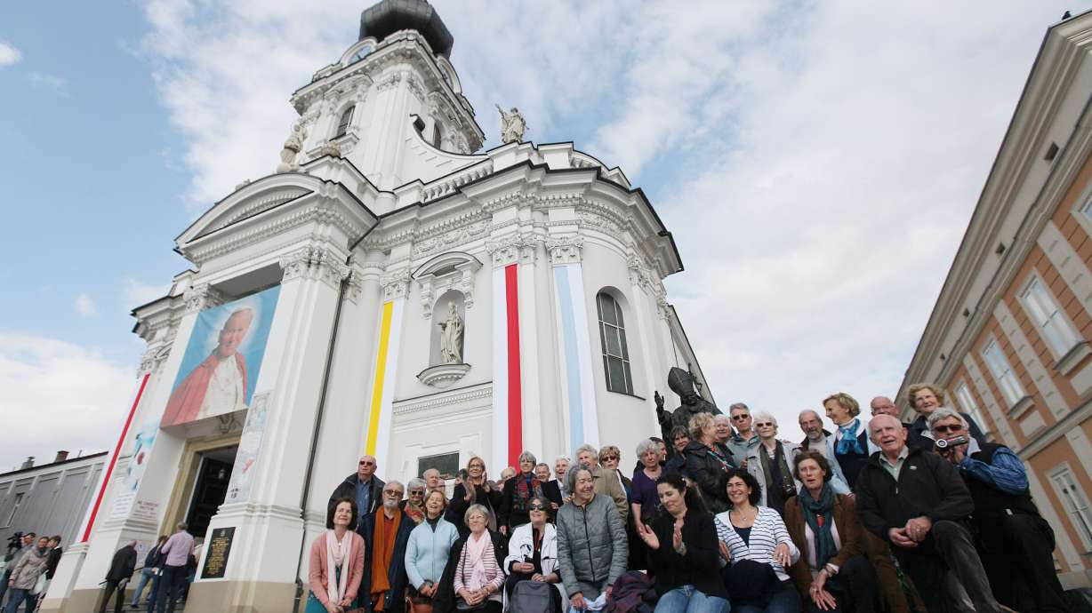 Pilgrims amass in Poland to celebrate John Paul II