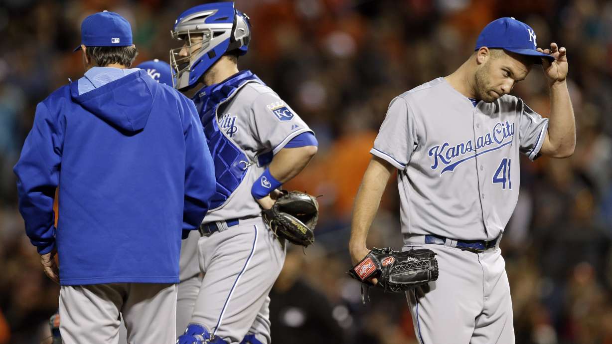 2 errors costly to Royals in 3-2 loss to Orioles