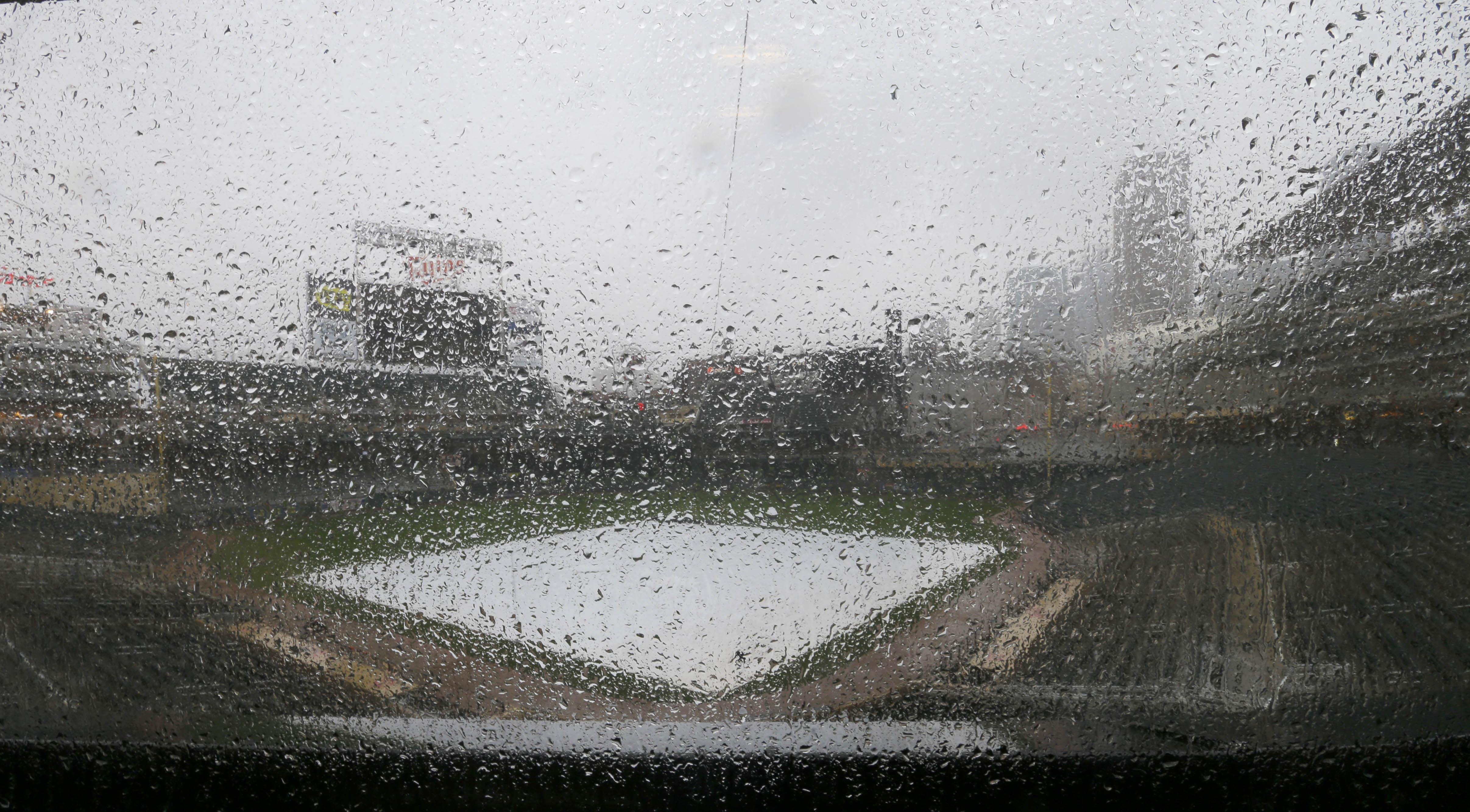 Tigers, Twins have differing views of rainout
