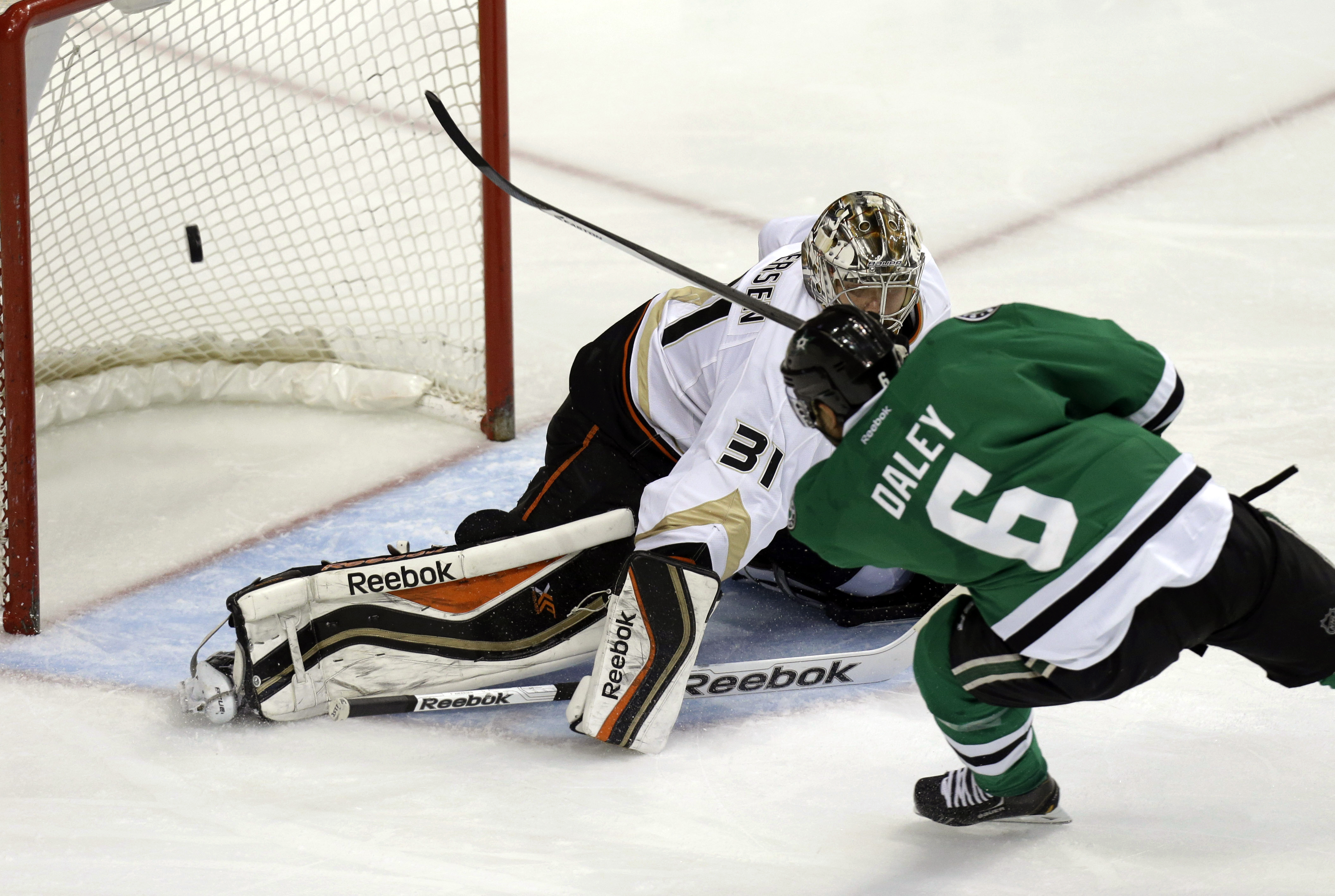 Ducks beat Stars 5-4 in OT to clinch series in 6