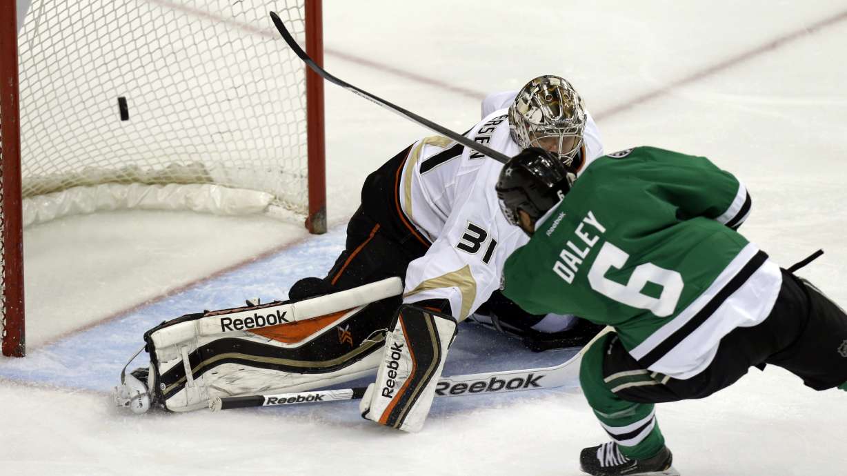 Ducks beat Stars 5-4 in OT to clinch series in 6