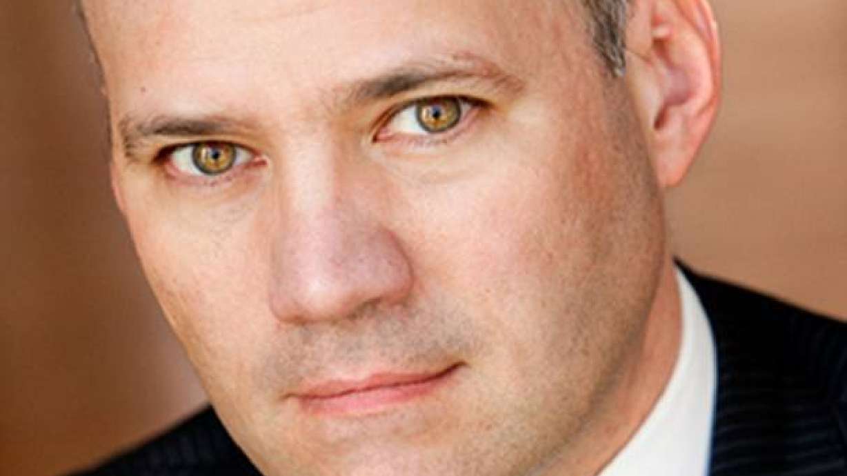 The Estée Lauder Companies ernennt Christopher C. Giglio zum Vice President, Corporate Global Communications