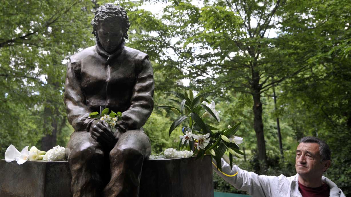 Memorial held in Imola for Senna and Ratzenberger