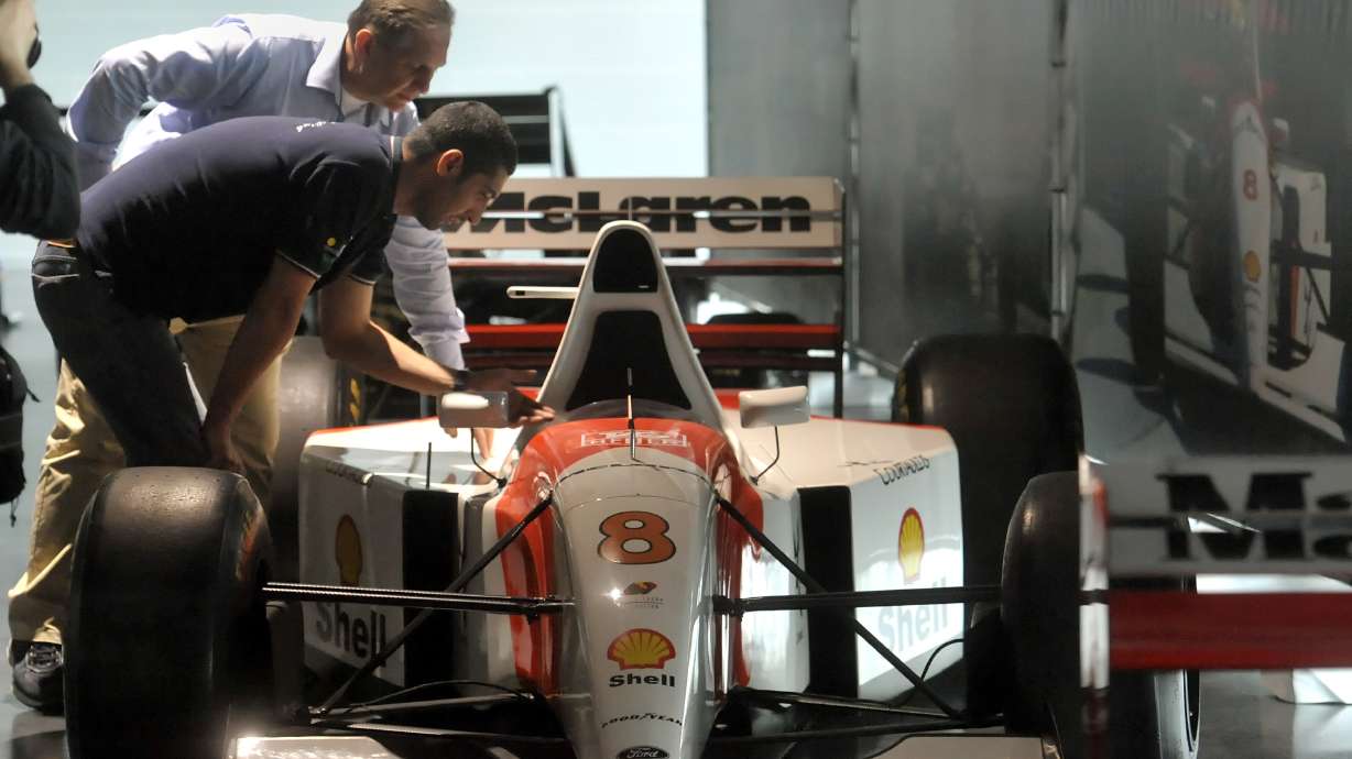 In Imola, crowds honor Senna 20 years after death