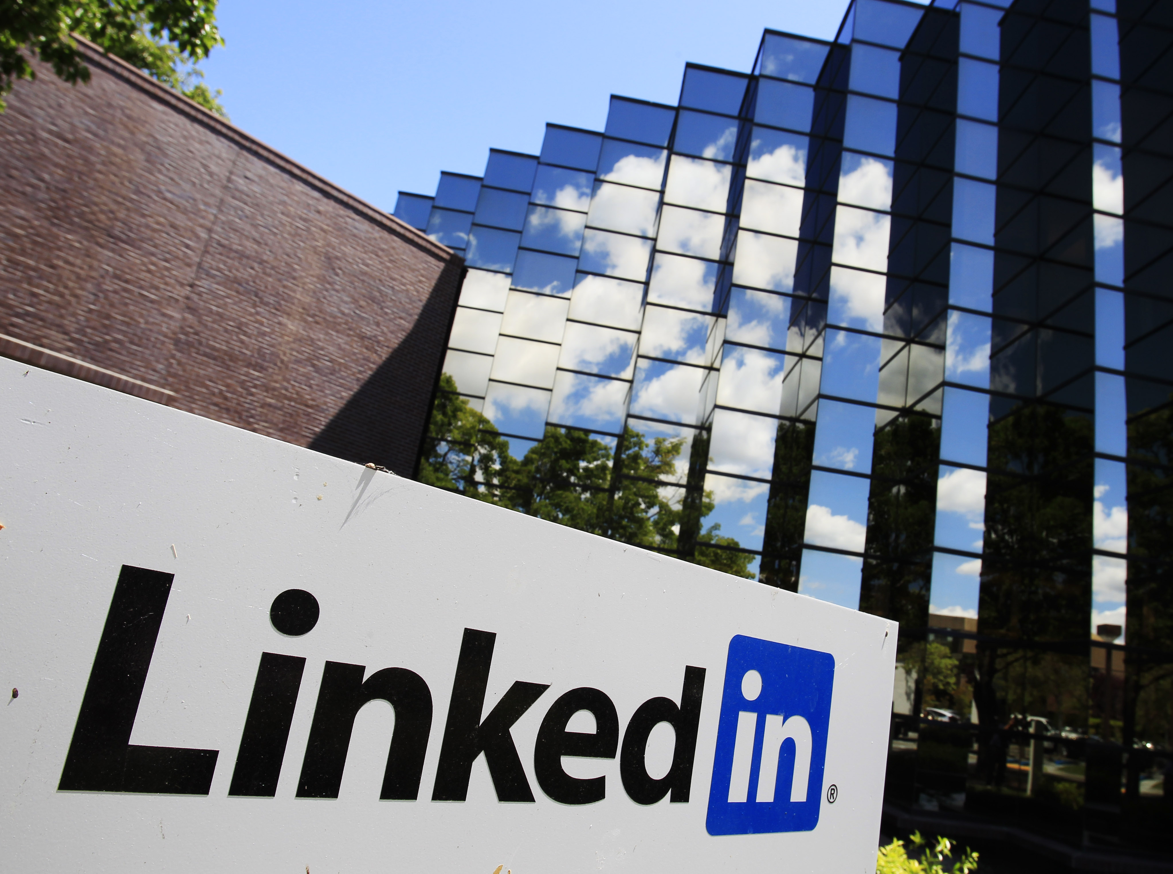 Microsoft to buy networking site LinkedIn for $26.2B