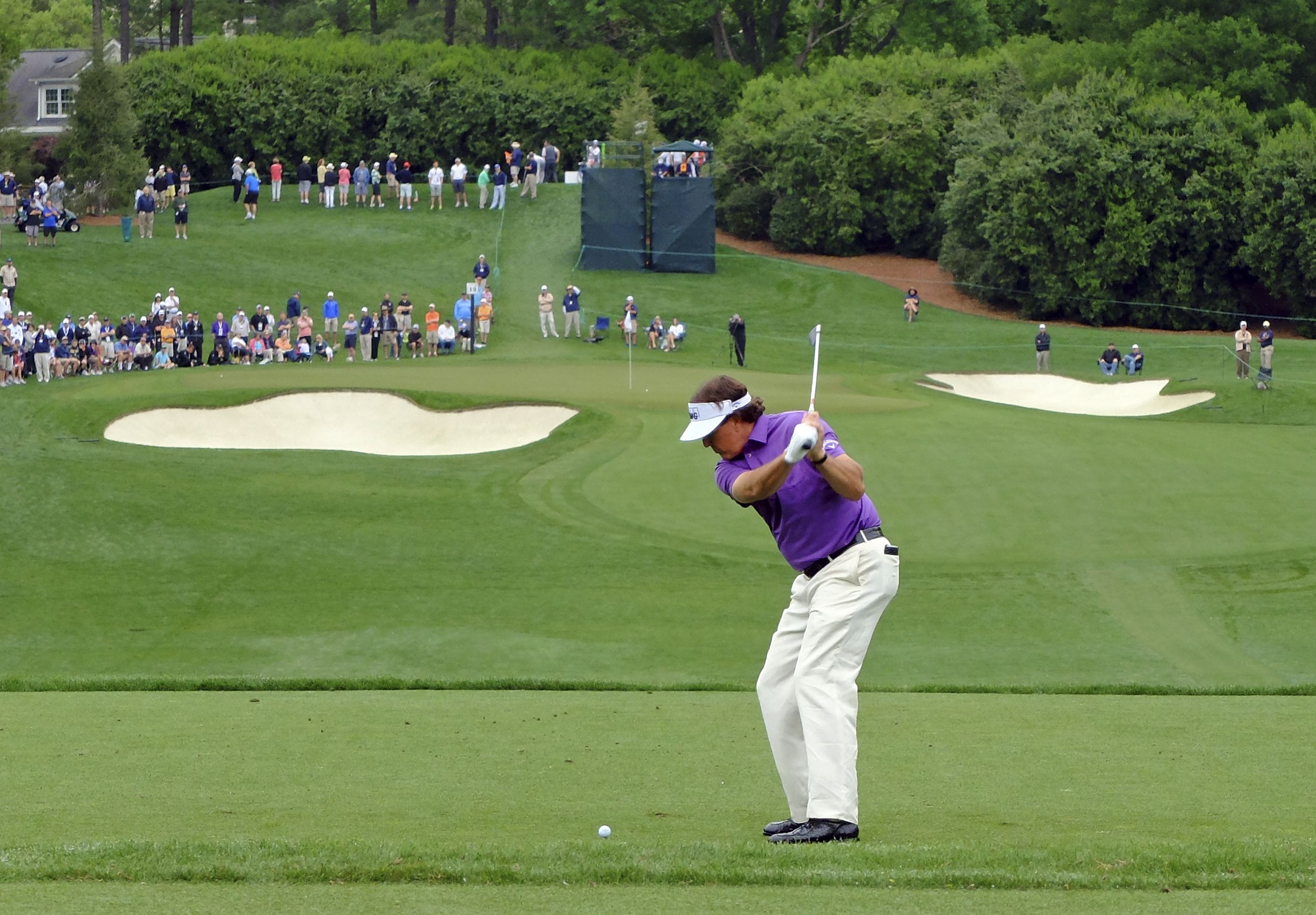 De Jonge ties Quail Hollow course record with 62