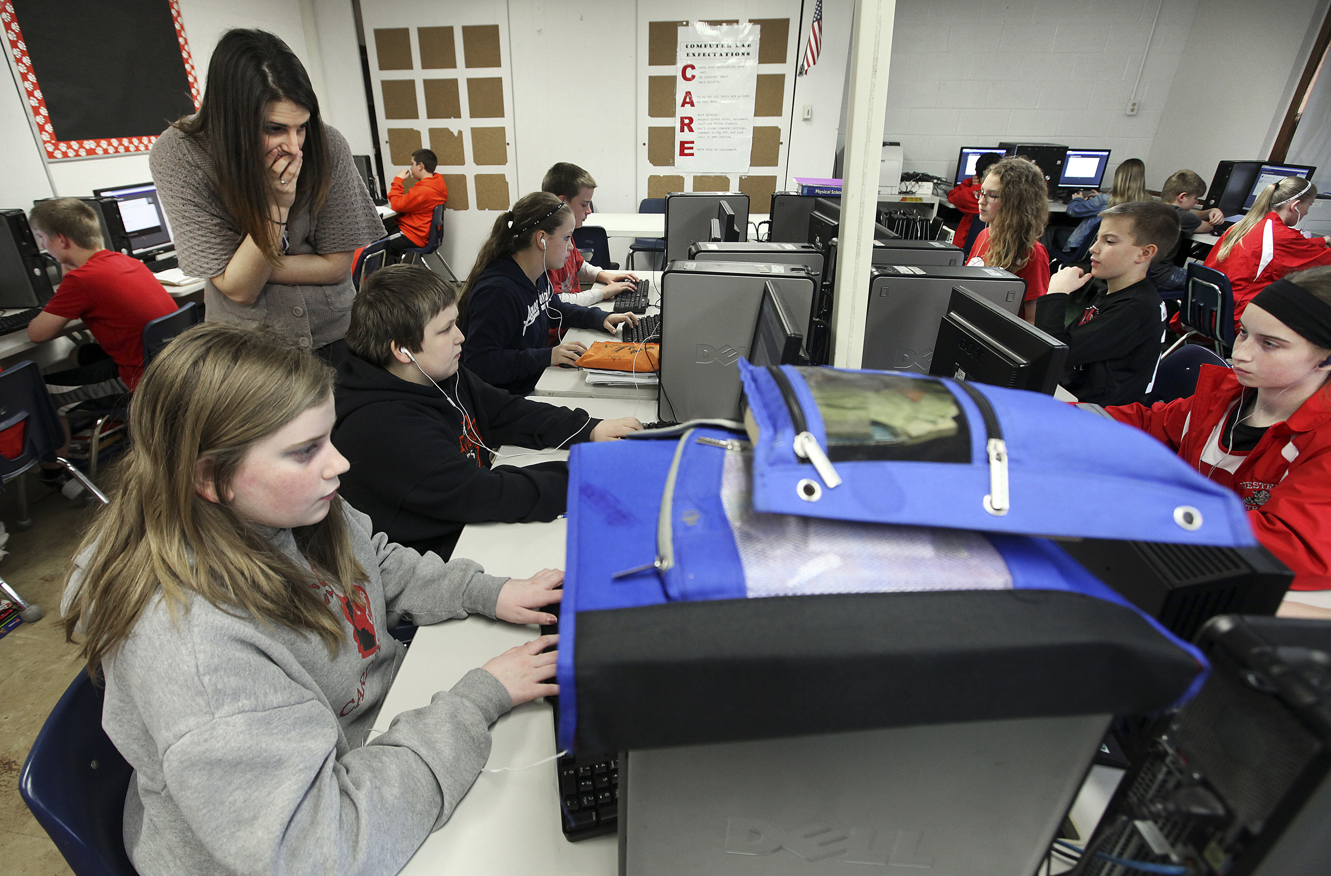 EXCHANGE: School traditional, online teaching mix