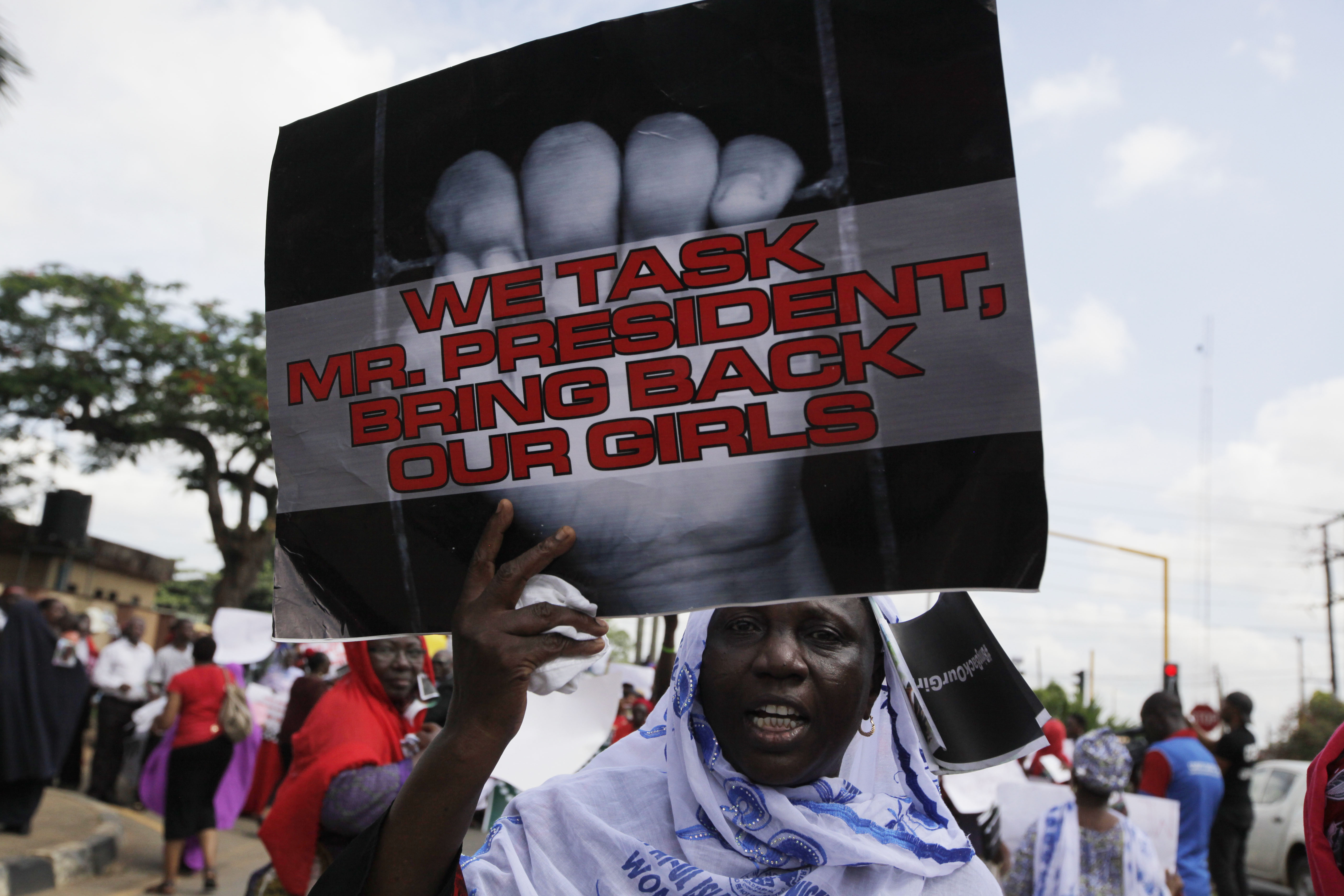 Nigeria group threatens to sell kidnapped girls
