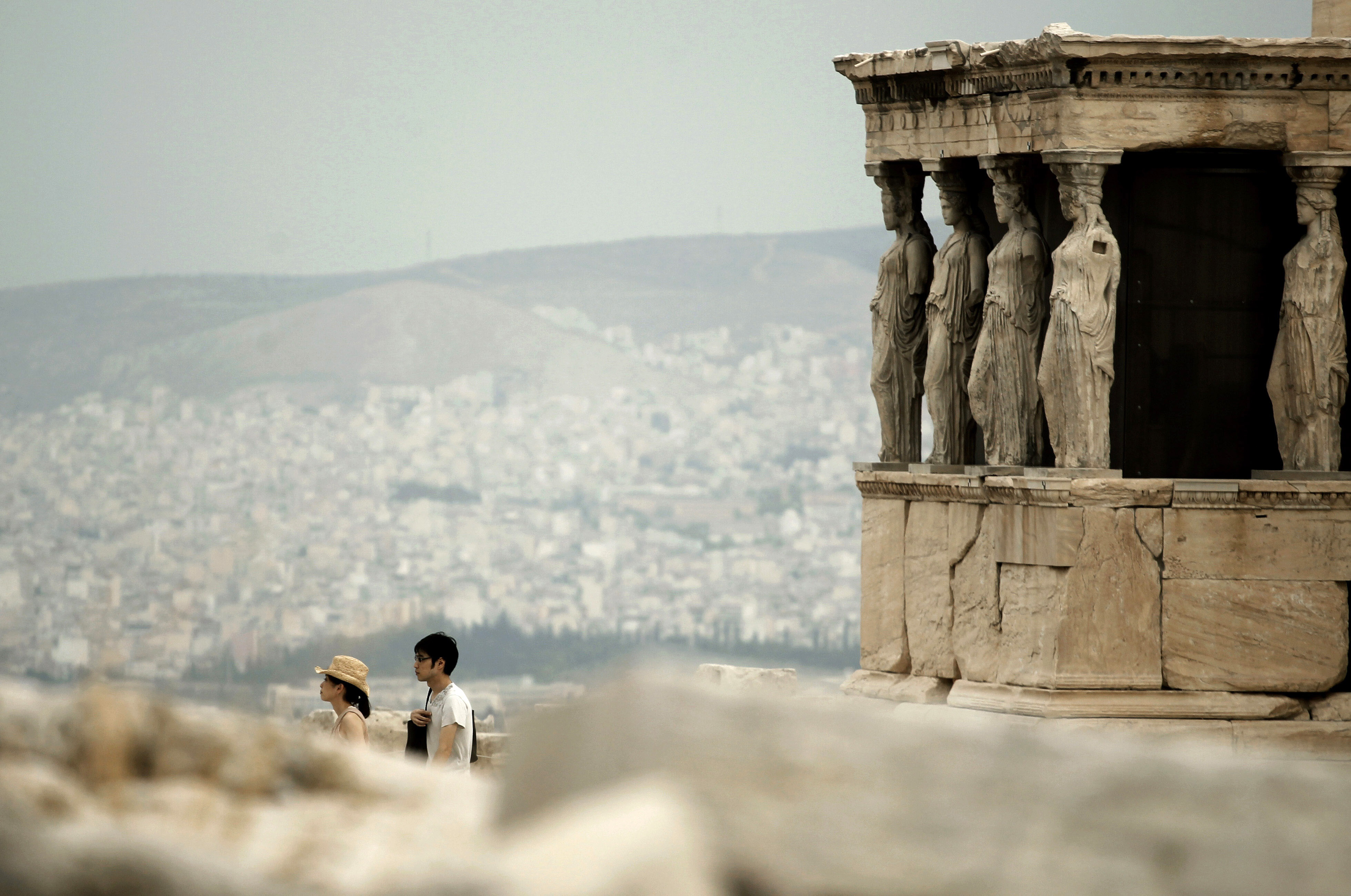 Acropolis' famed Caryatids get "cosmetic surgery"