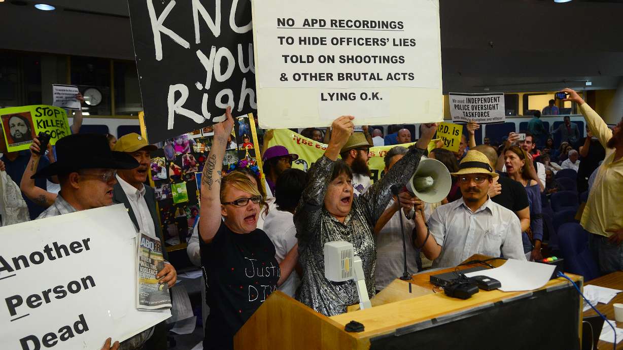 Police shootings: Albuquerque council meets