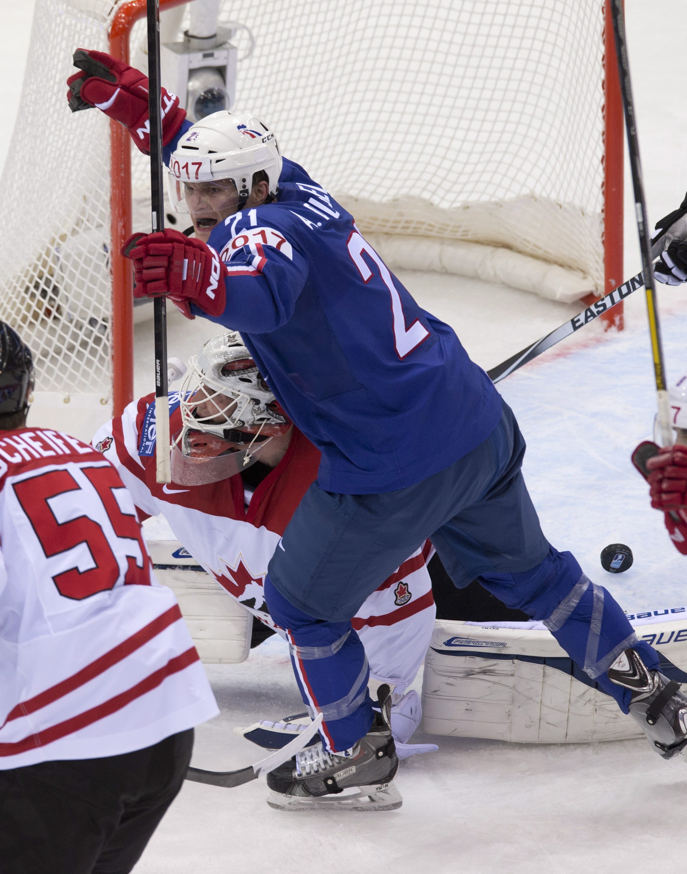 France stuns Canada at ice hockey worlds
