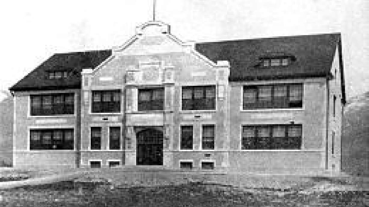 4 famous Davis High alumni from the last 100 years