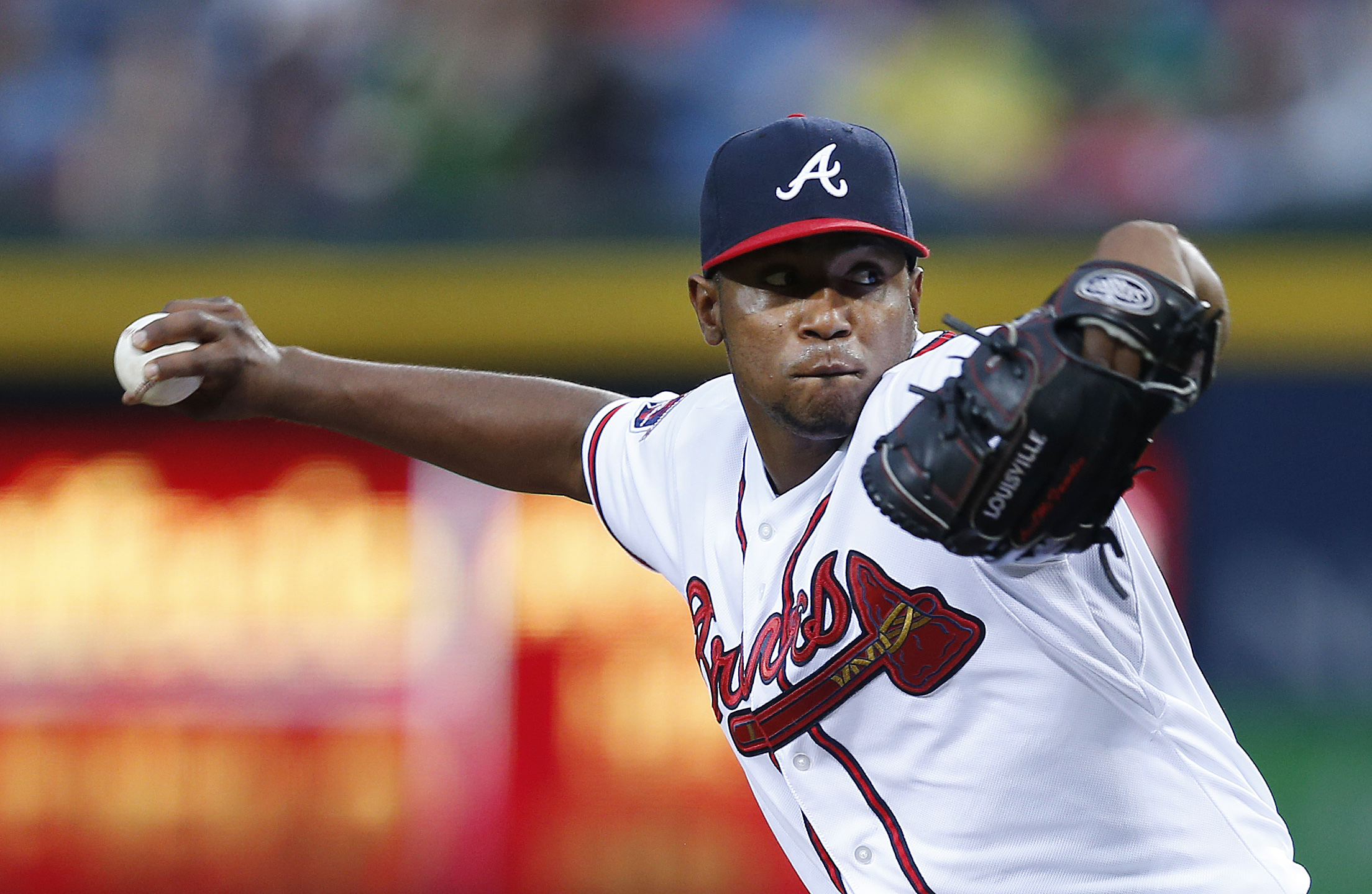 Freeman lifts Braves past Cubs 3-2 in 10th inning