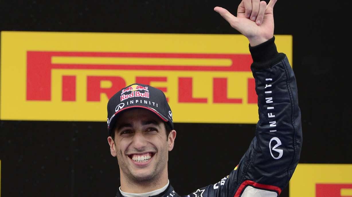 Ricciardo, Vettel salvage Red Bull's Spanish GP