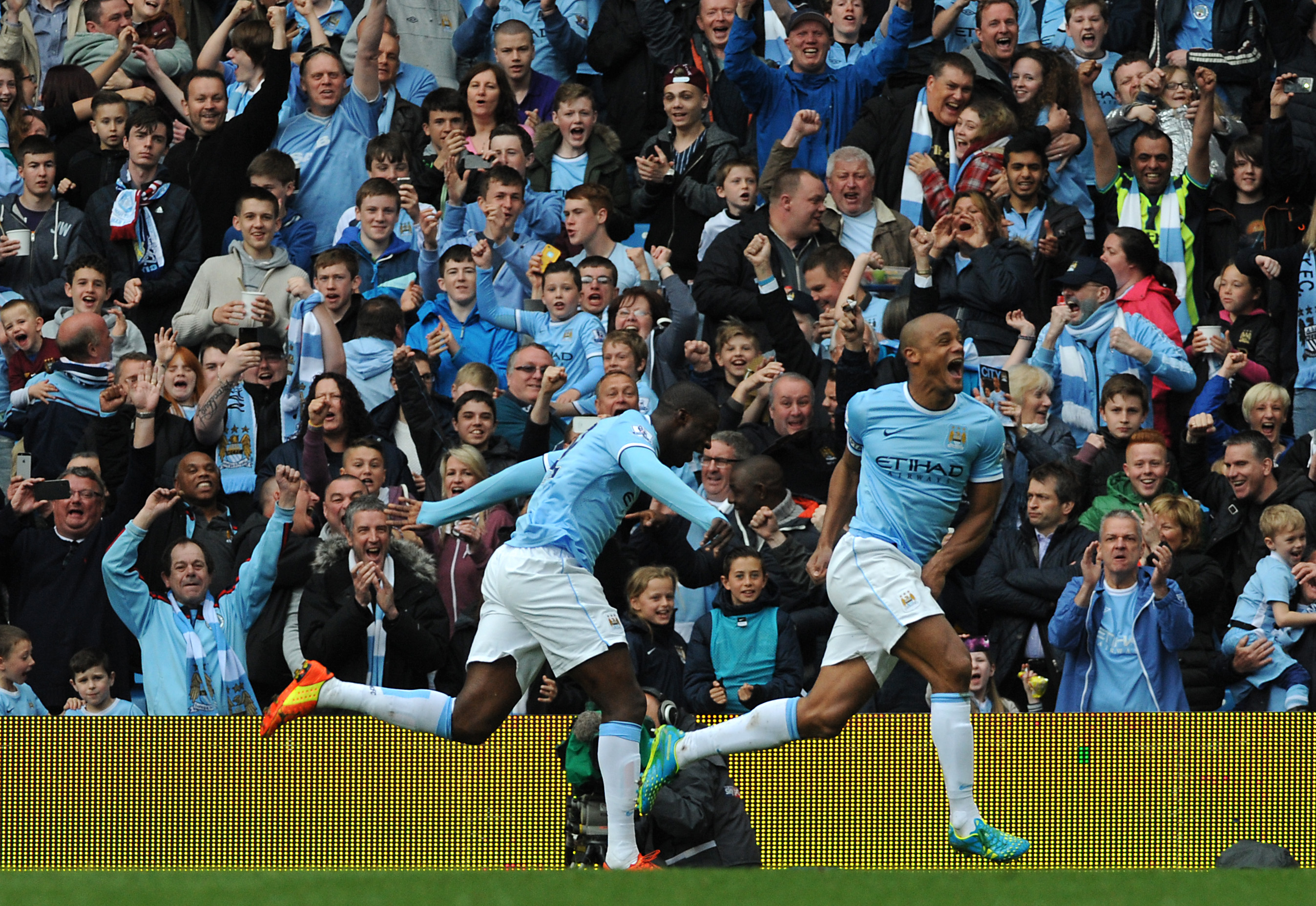 Manchester City wins Premier League title