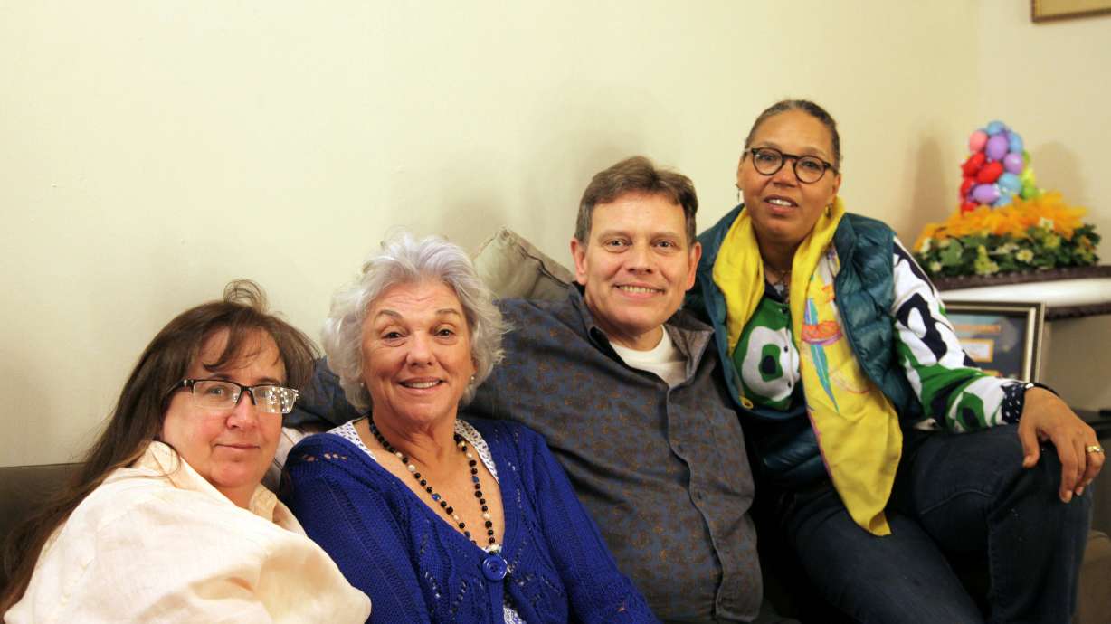 Tyne Daly's Broadway team reunites after 25 years