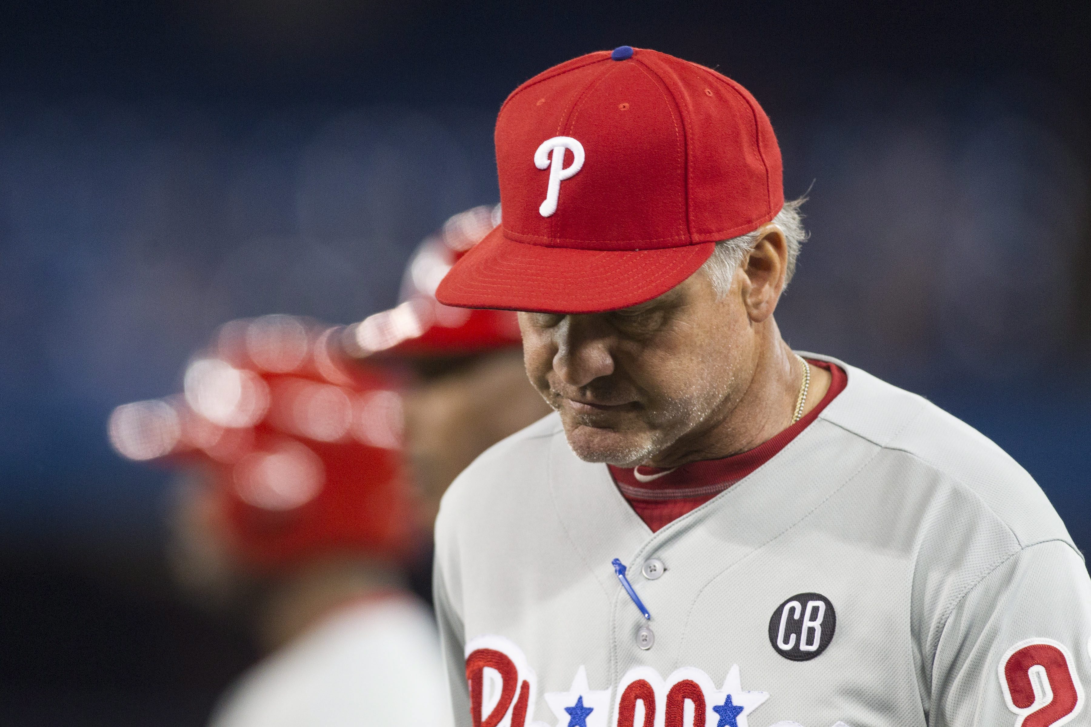 Sandberg says he got food poisoning at Citi Field