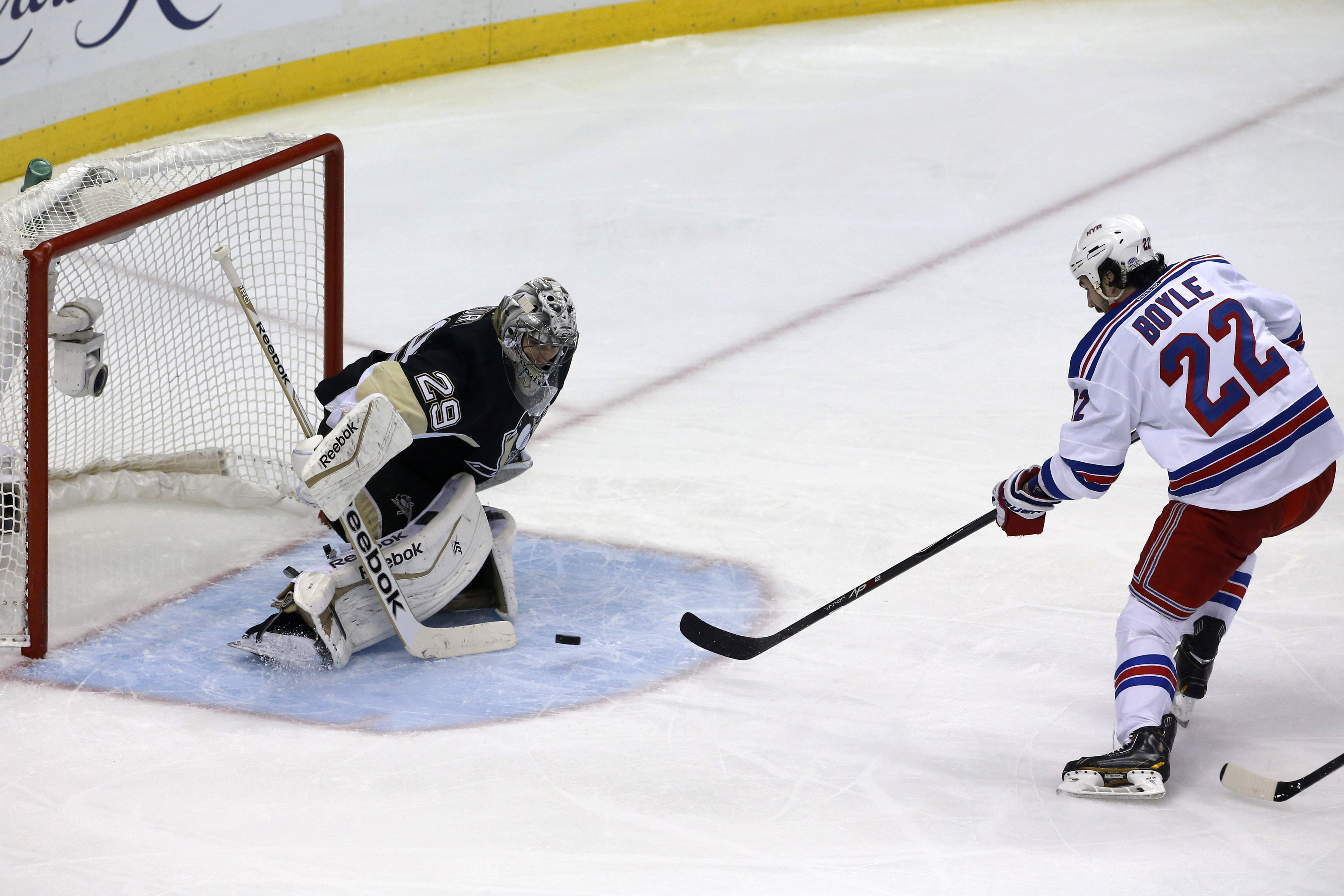 Rangers cap comeback, top Penguins 2-1 in Game 7