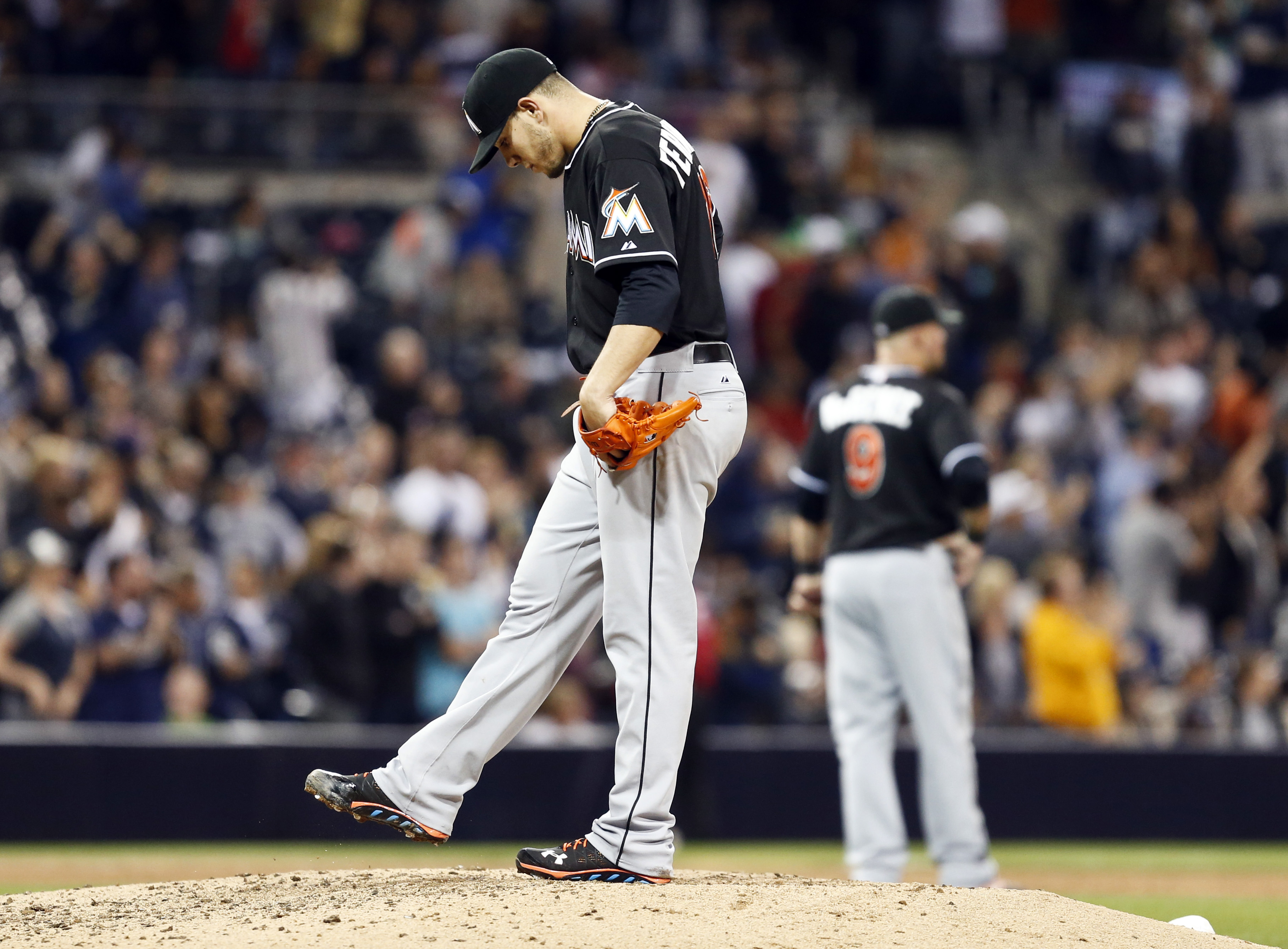 Marlins' Fernandez has elbow tear, surgery looms