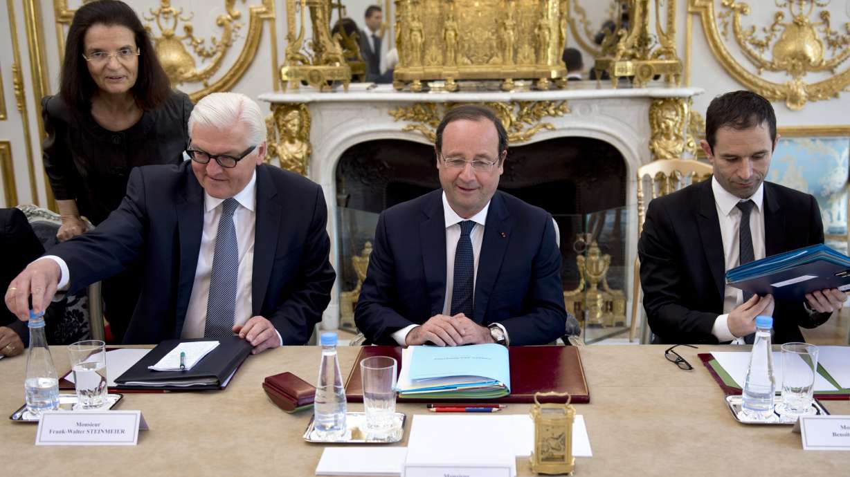 In first, German FM sits in on French Cabinet