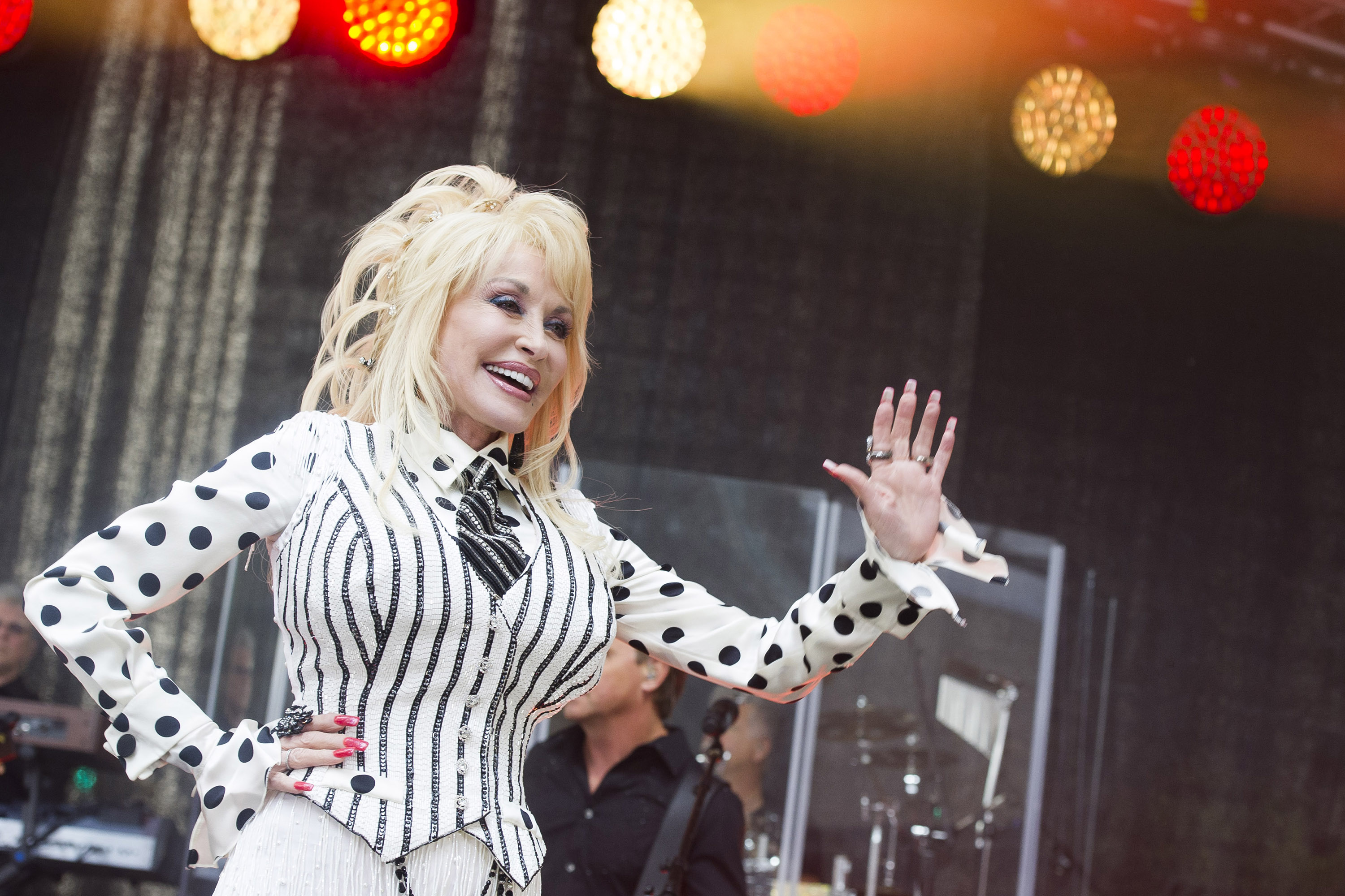 Dolly talks Miley, remaining true to yourself