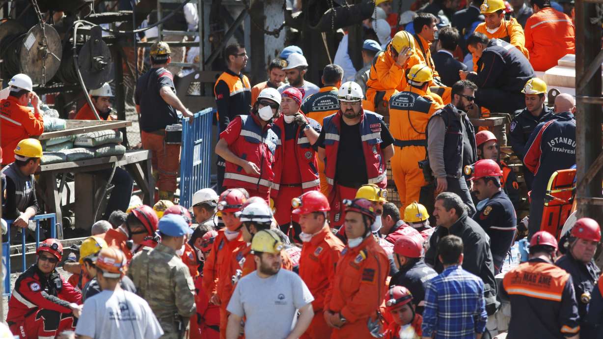 Grief and rage as Turkey buries mine disaster dead