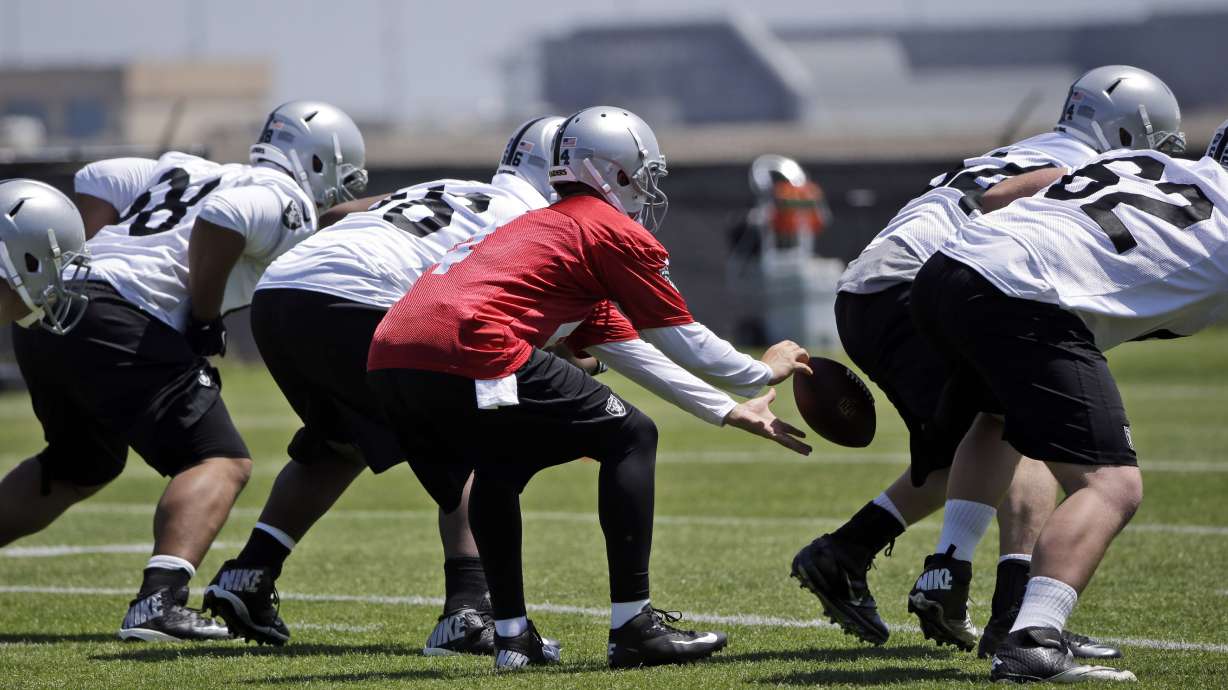 Derek Carr makes debut at Raiders rookie camp
