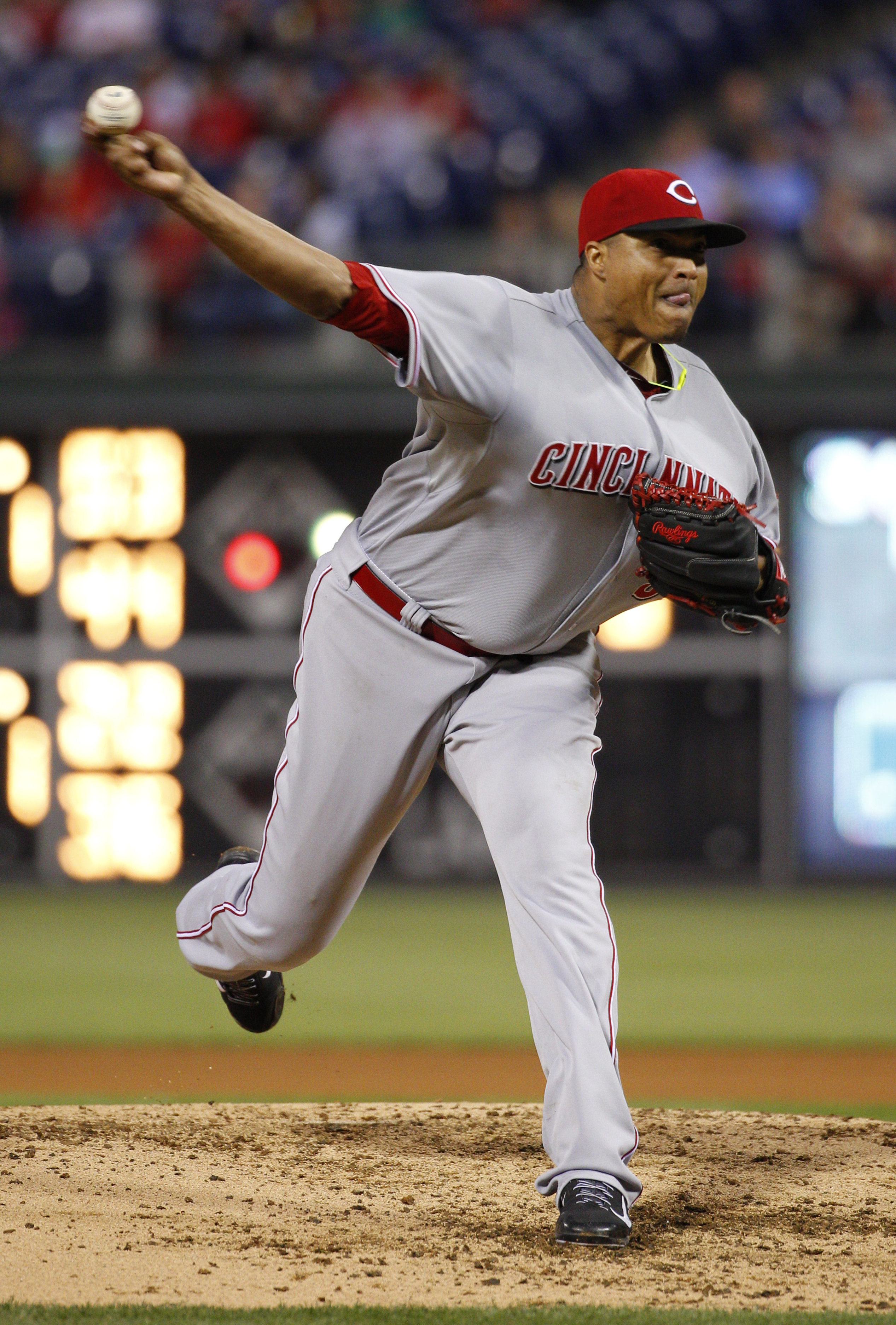Phillies' bats silent again