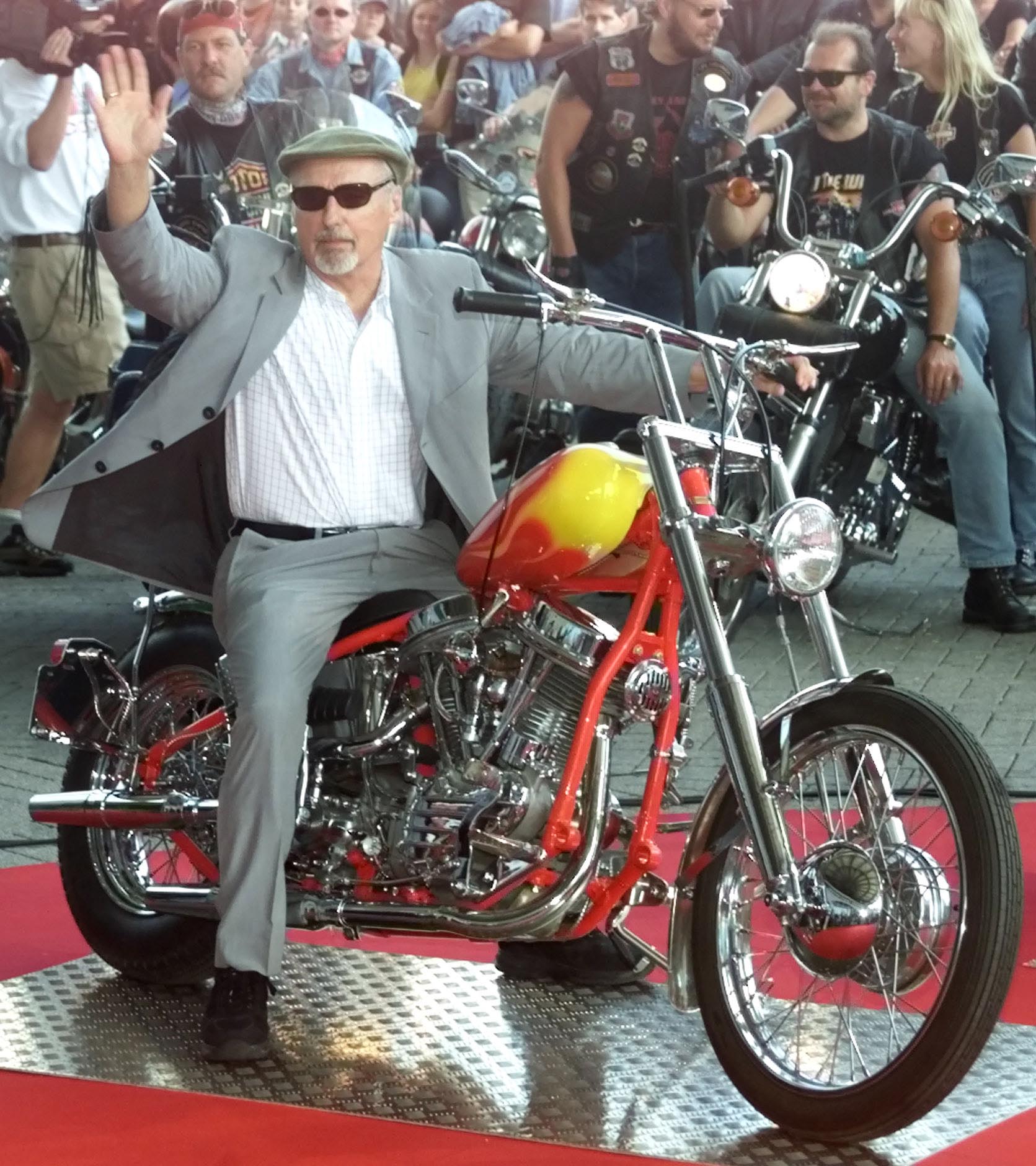 Fans honor Dennis Hopper at 'Easy Rider' festival