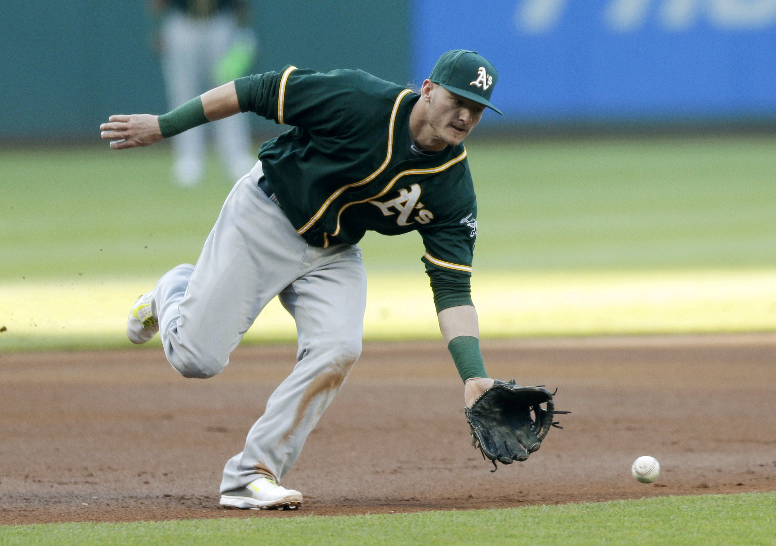 Indians continue to struggle in 6-2 loss