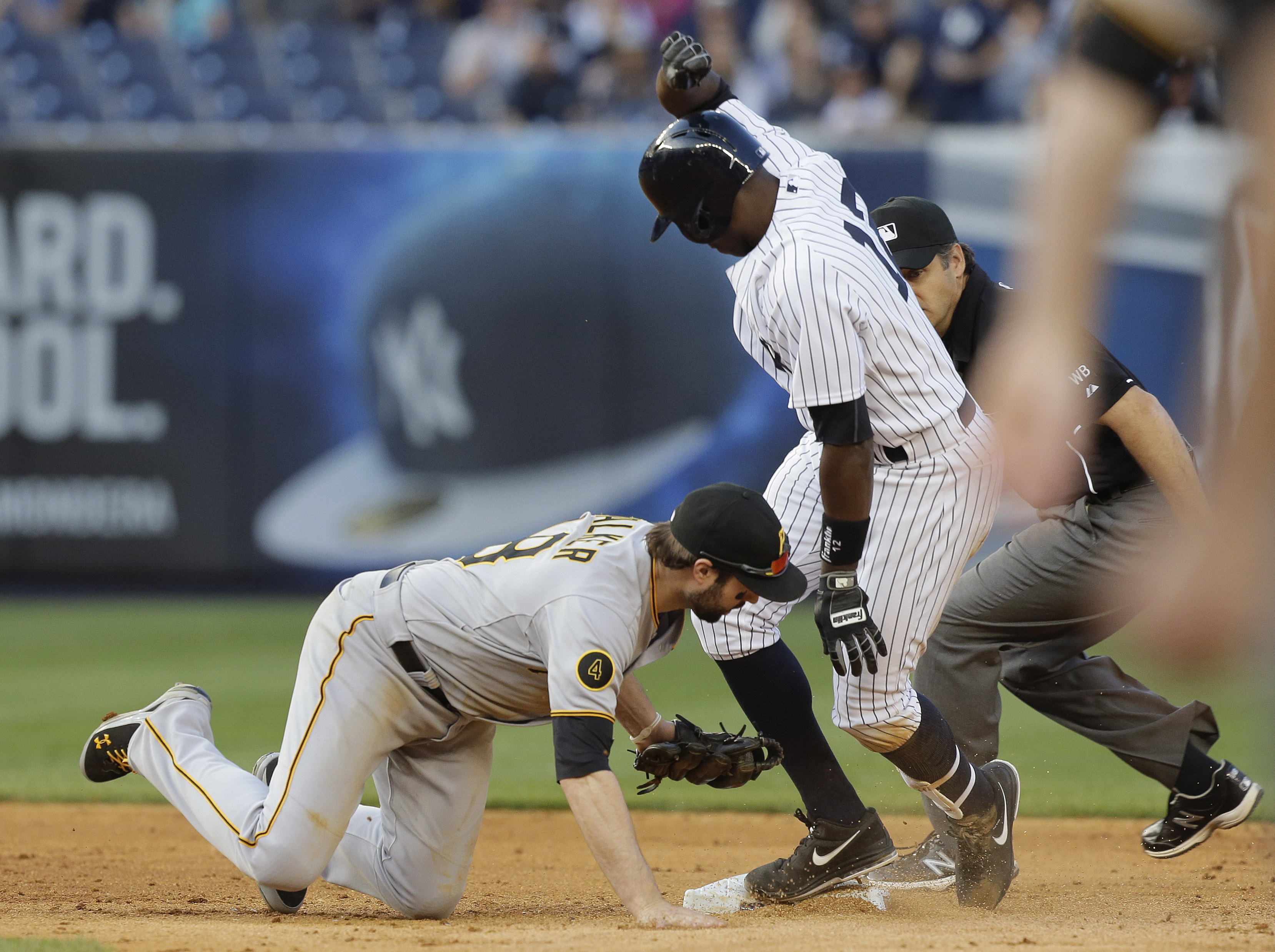 Harrison helps Pirates to DH split with Yankees