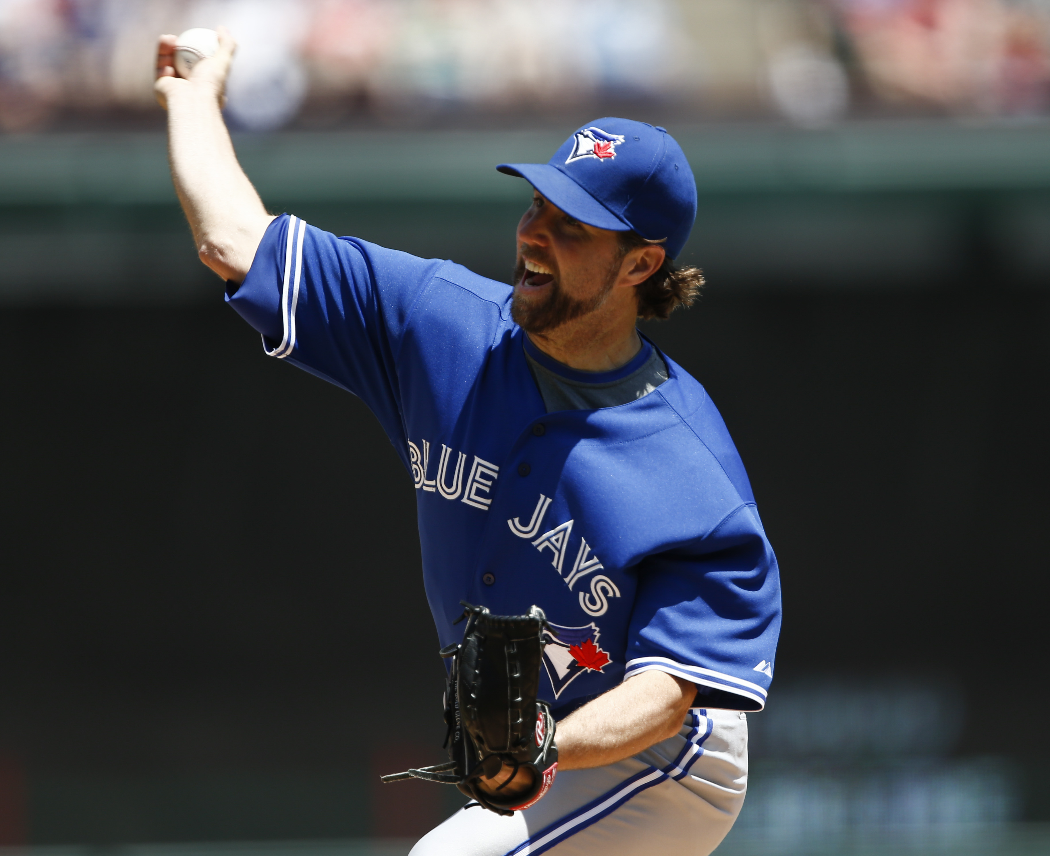 Dickey, Jays miss sweep in 6-2 loss to Rangers
