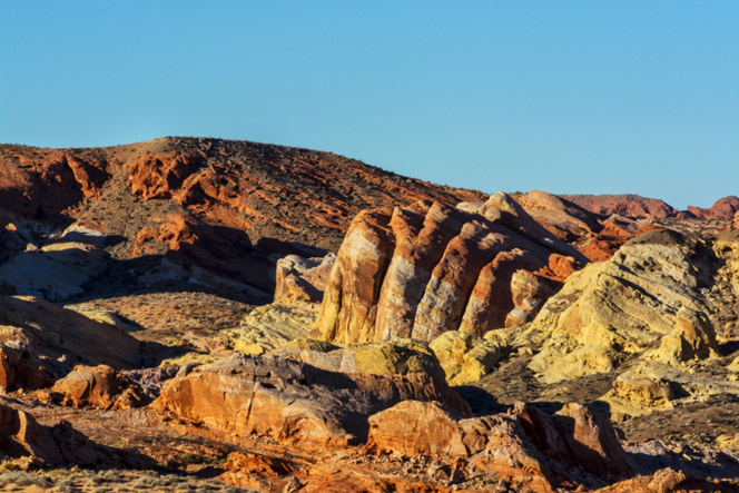 Nevada's Valley of Fire State Park plays host
to remarkable rock formations created by
shifting sane dunes some 150 million years ago.