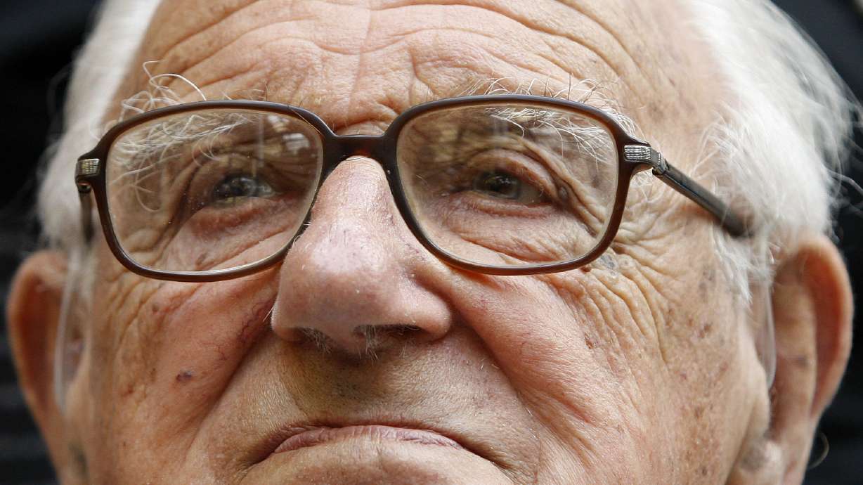 Czech president honors Sir Nicholas Winton