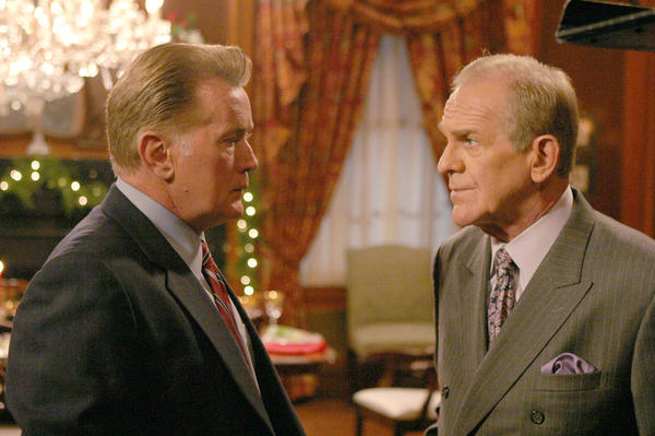 How families can turn binge watching into family time