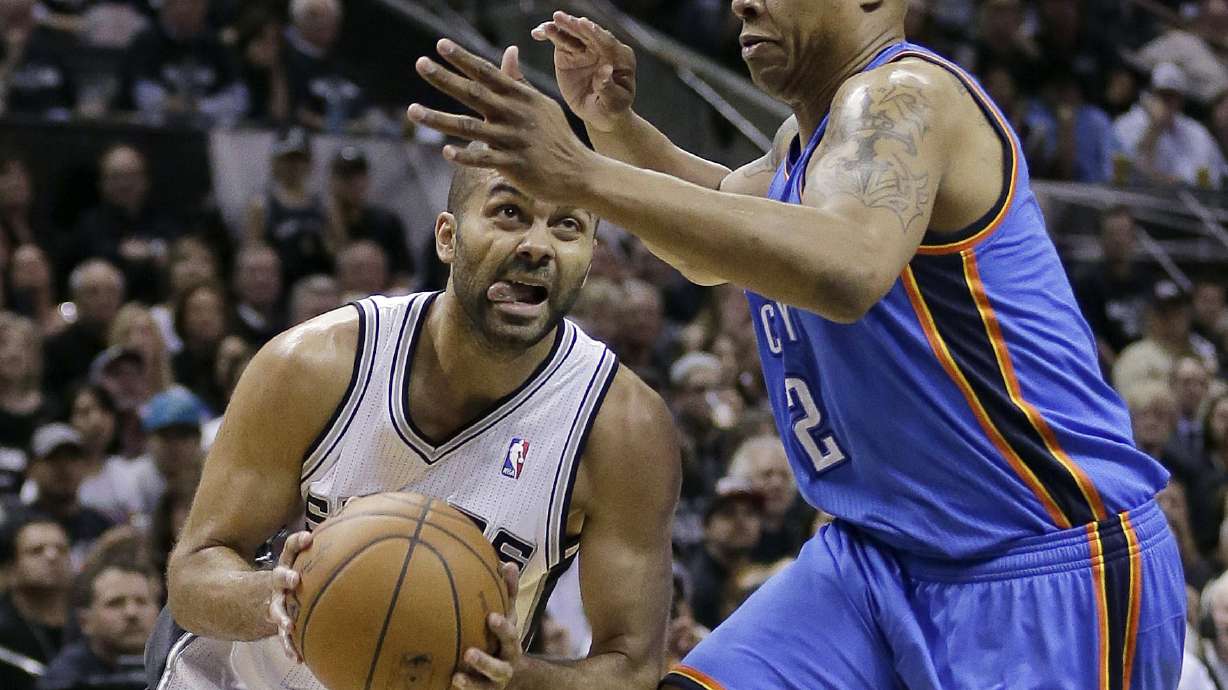 Duncan helps Spurs rout Thunder in series opener