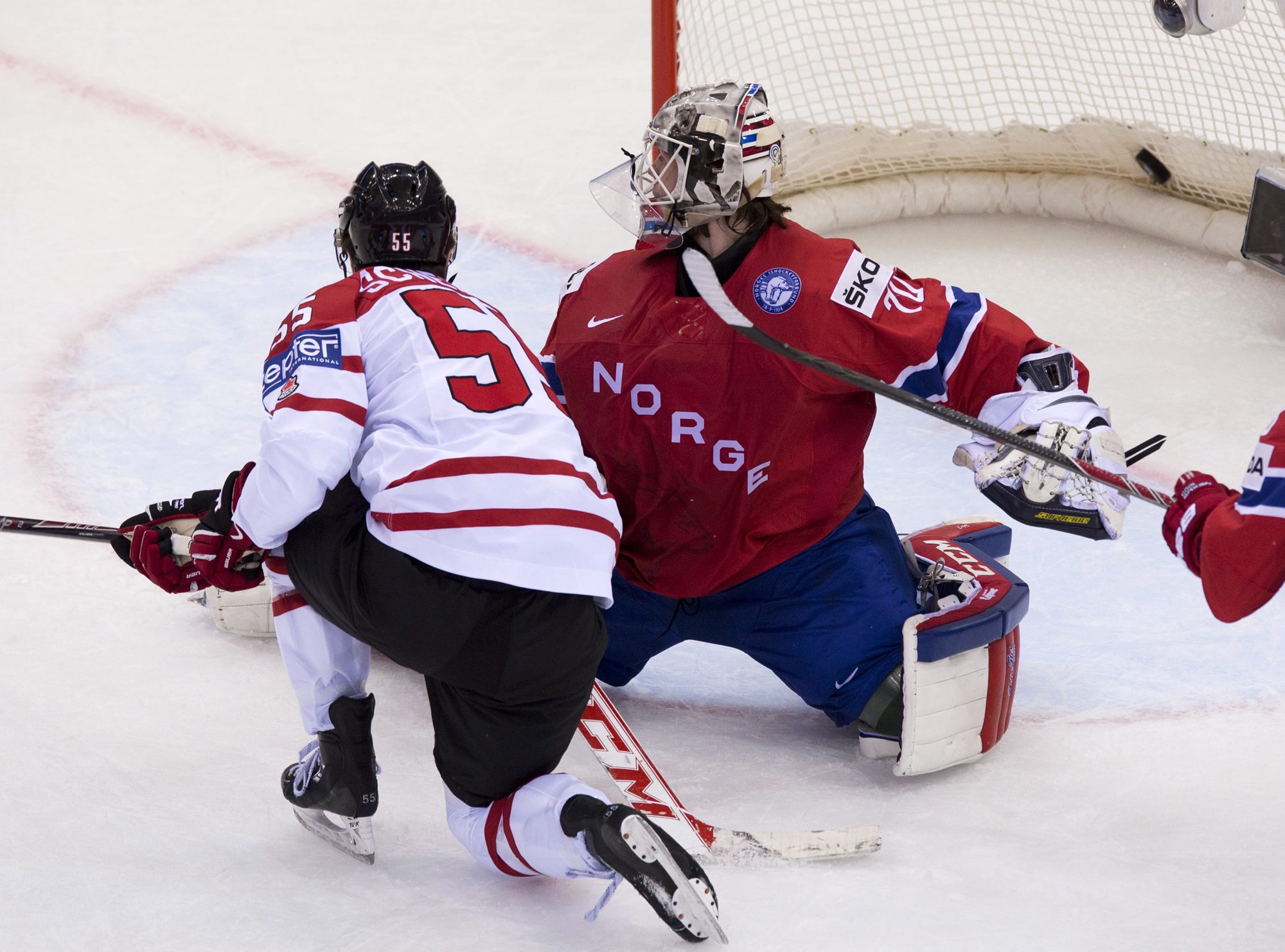 Canada beats Norway 3-2 at ice hockey worlds
