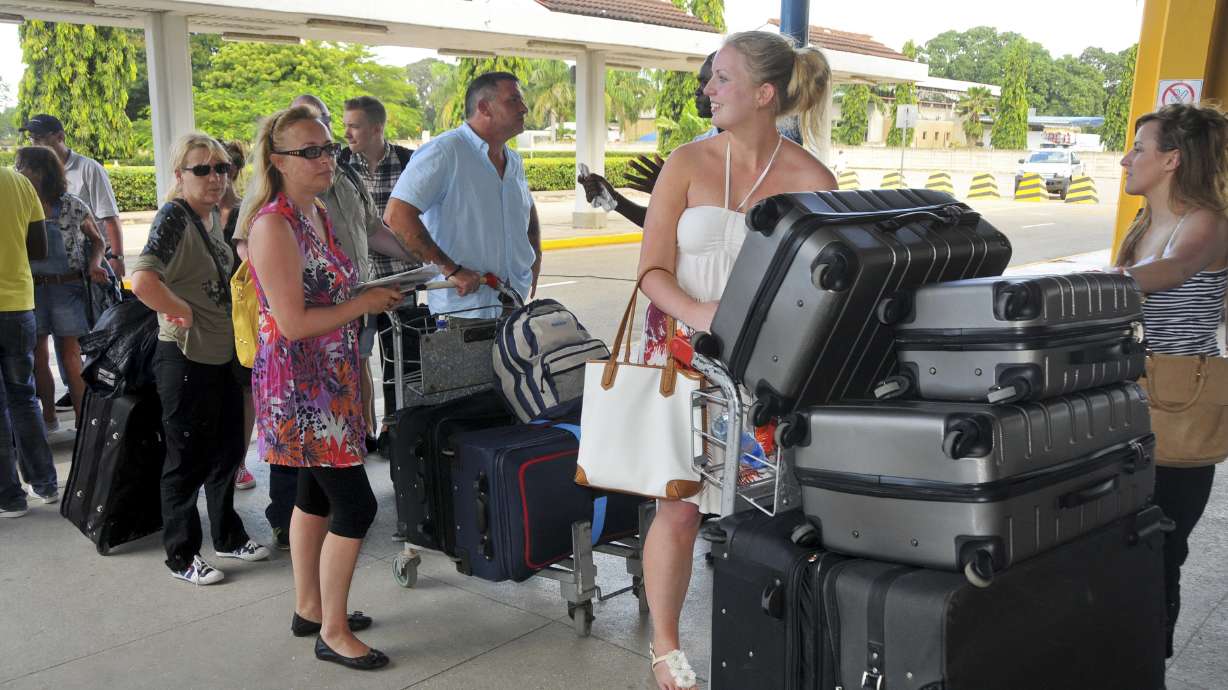 Kenya tourism in turmoil amid terror warnings