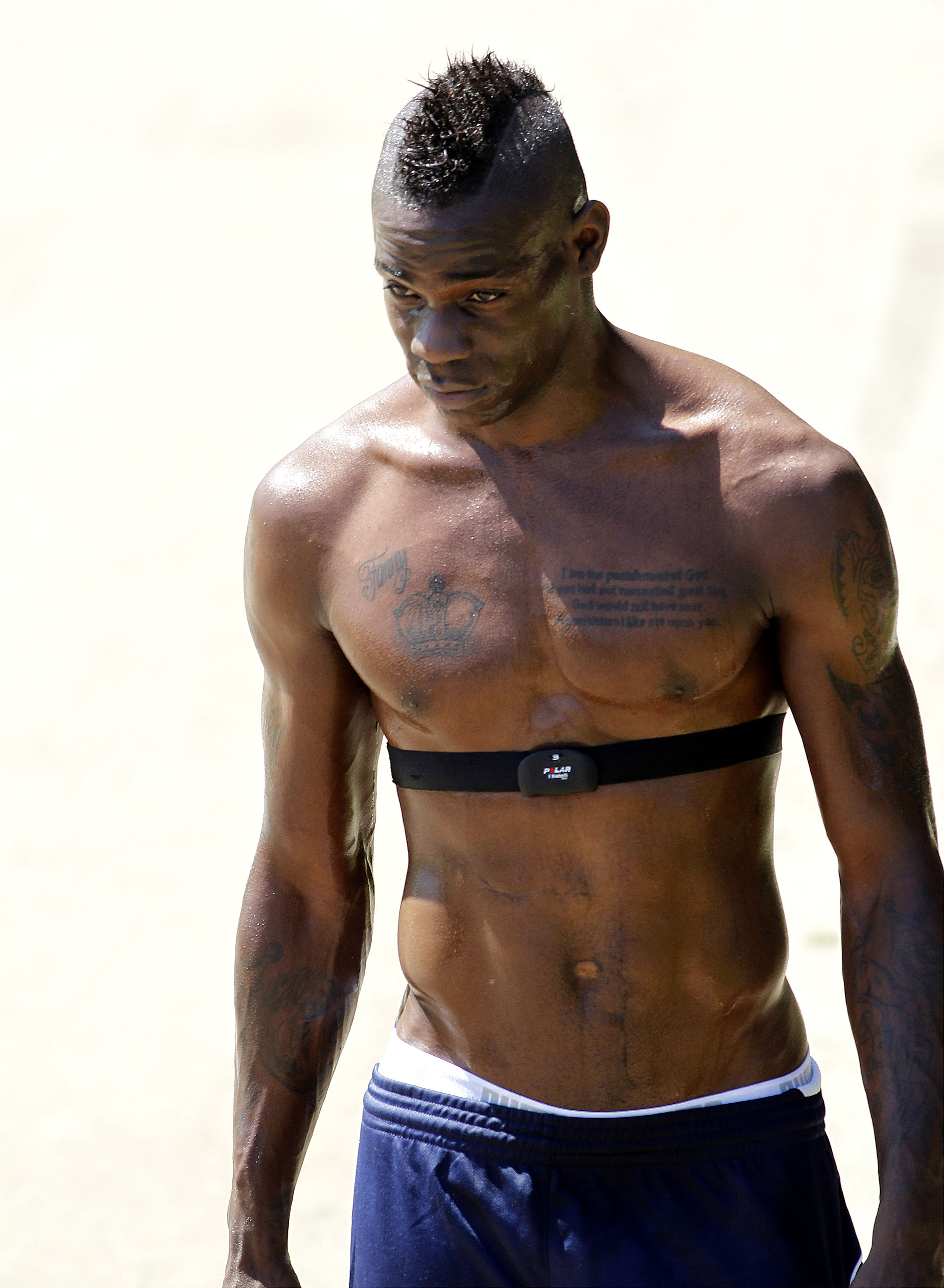 Balotelli subjected to racist chants at Italy base