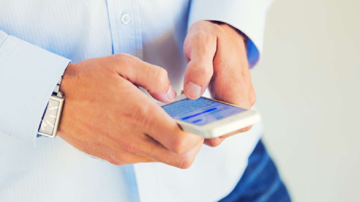 Tips to tell if someone is lying in email, text