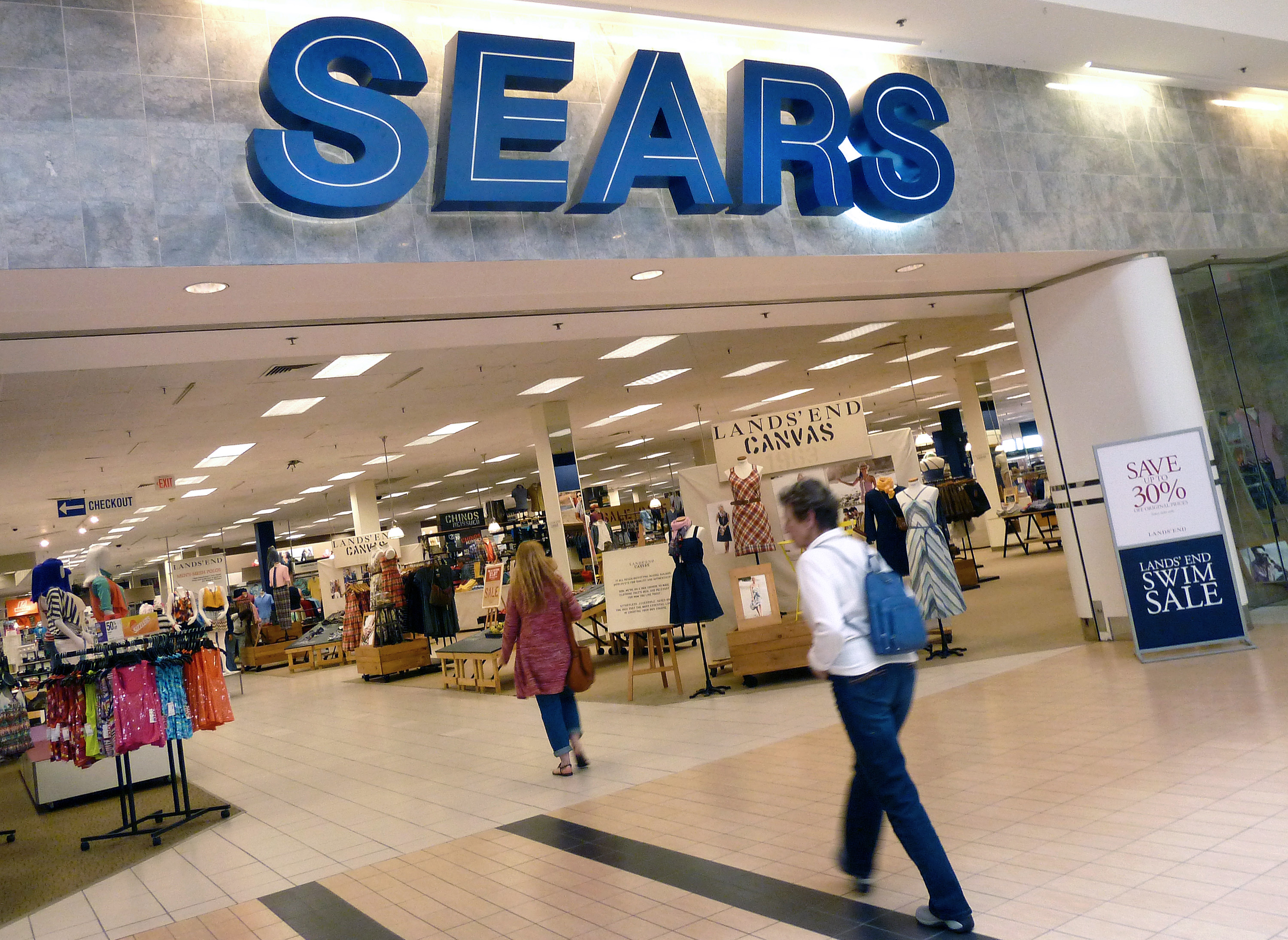 Weak electronics sales pressure Best Buy, Sears