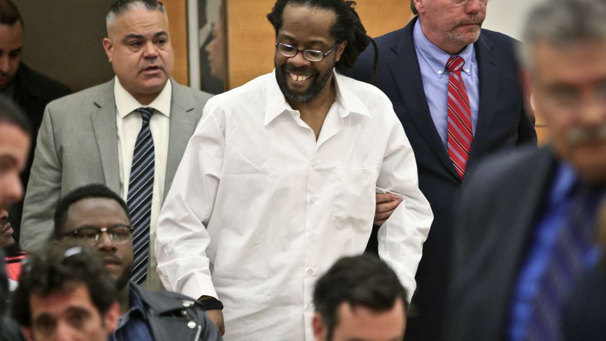 New York prosecutor to re-examine 90 convictions