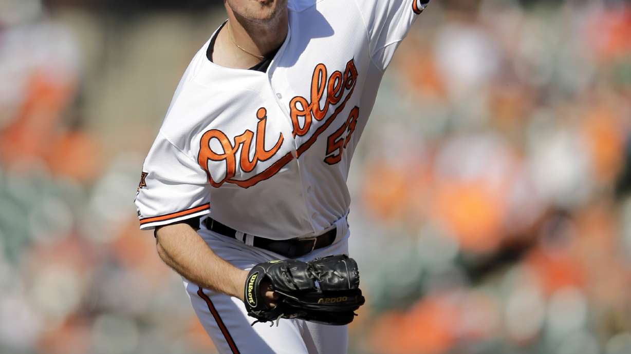 Machado, Cruz hit HRs as Orioles beat Indians 4-2