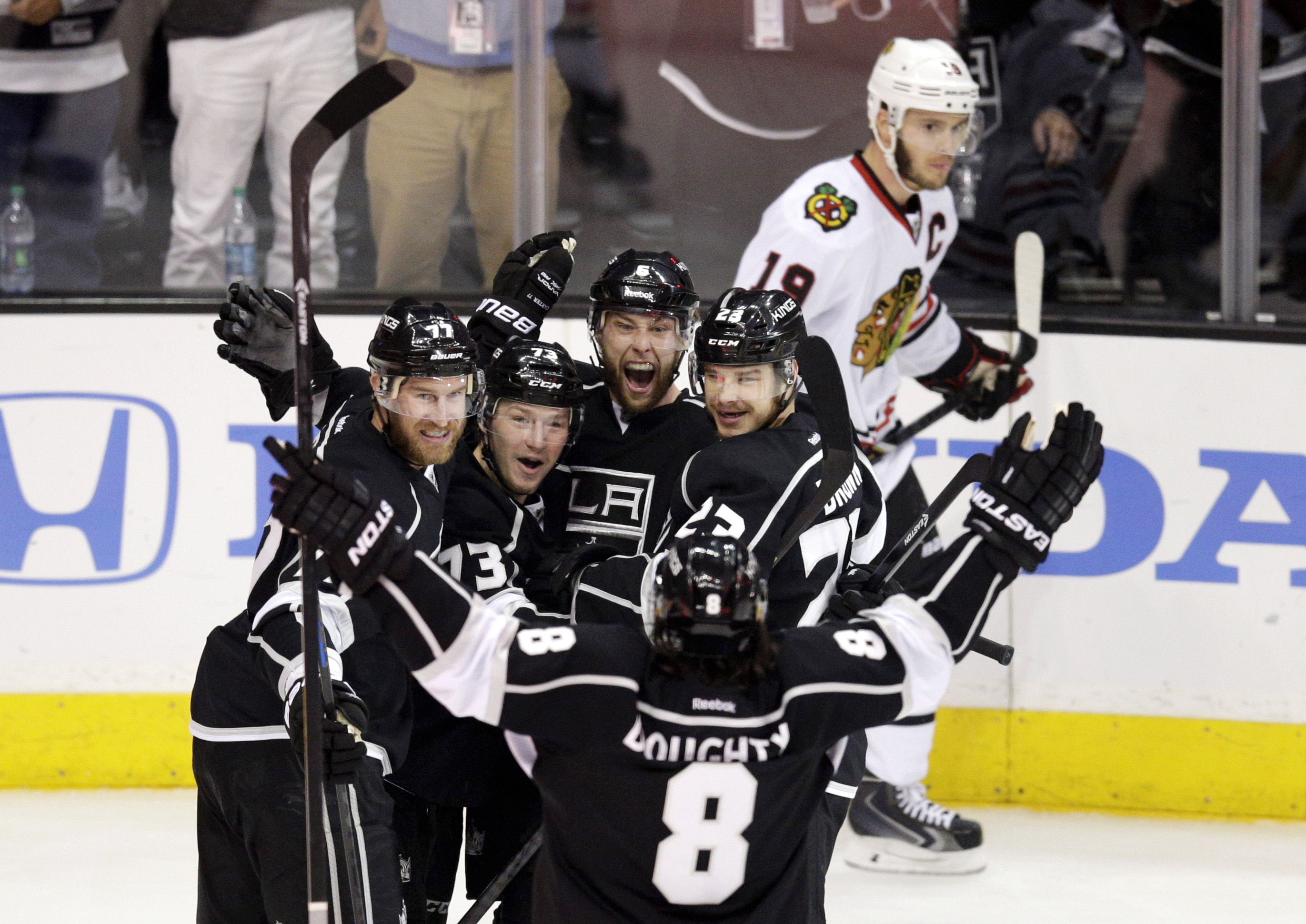 LA Kings beat Chicago 5-2, take 3-1 series lead