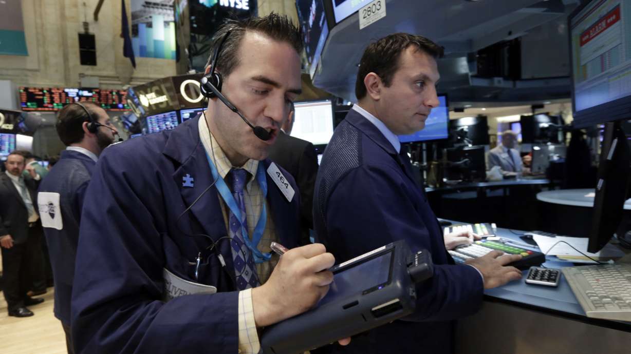 Stocks climb; Fourth straight gain for S&P 500